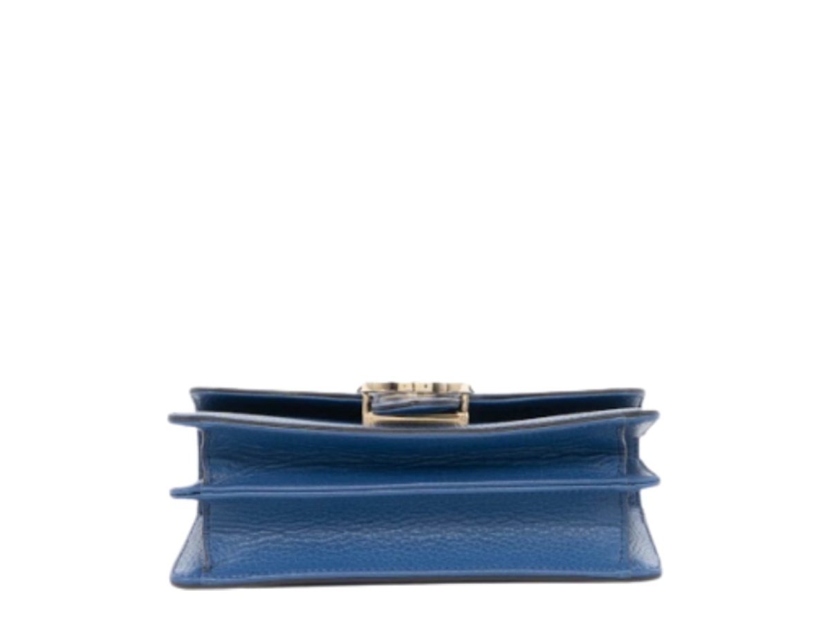 https://d2cva83hdk3bwc.cloudfront.net/gc-sbbgigpiblwstb-gucci-interlocking-g-plaque-in-blue-leather-with-silver-tone-blue-3.jpg