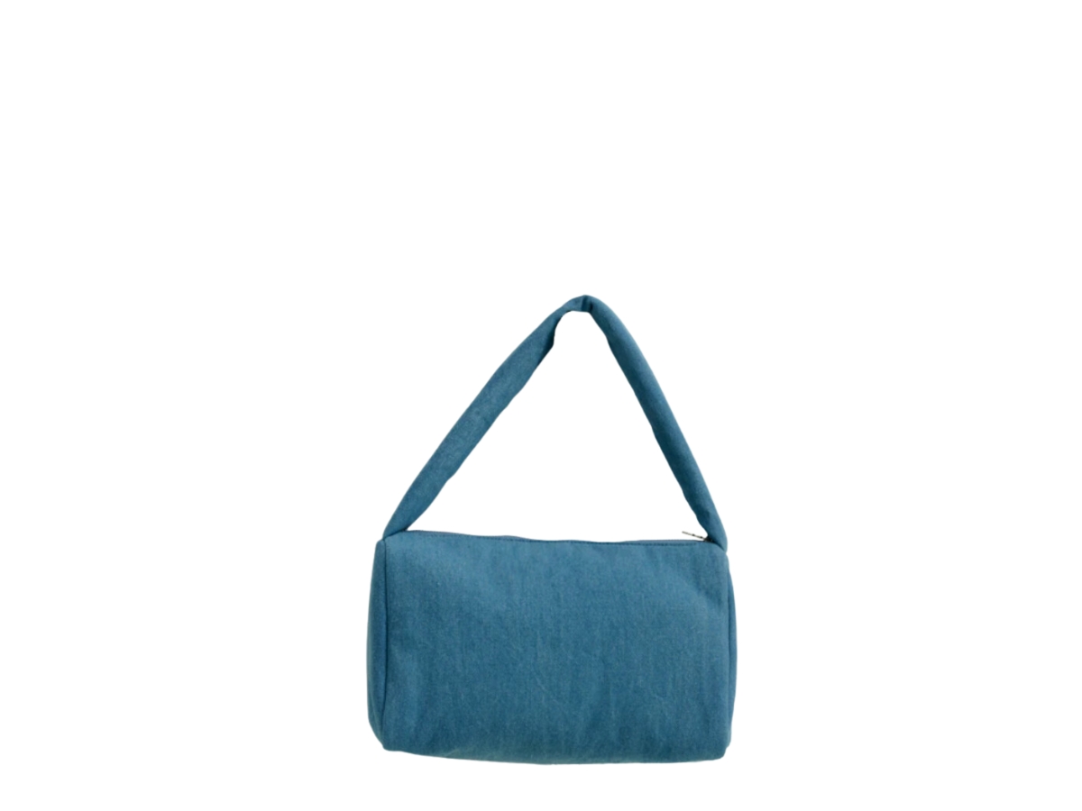 https://d2cva83hdk3bwc.cloudfront.net/gentlewoman-fluffy-shoulder-bag-blue-2.jpg