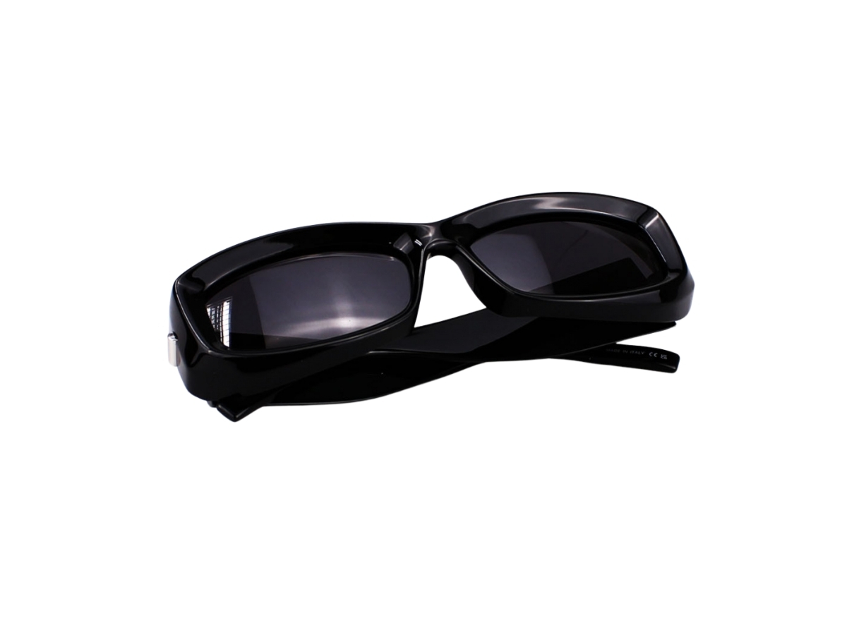https://d2cva83hdk3bwc.cloudfront.net/givenchy-gv40044u-01a-56-sunglasses-in-black-acetate-frame-with-grey-lenses-6.jpg