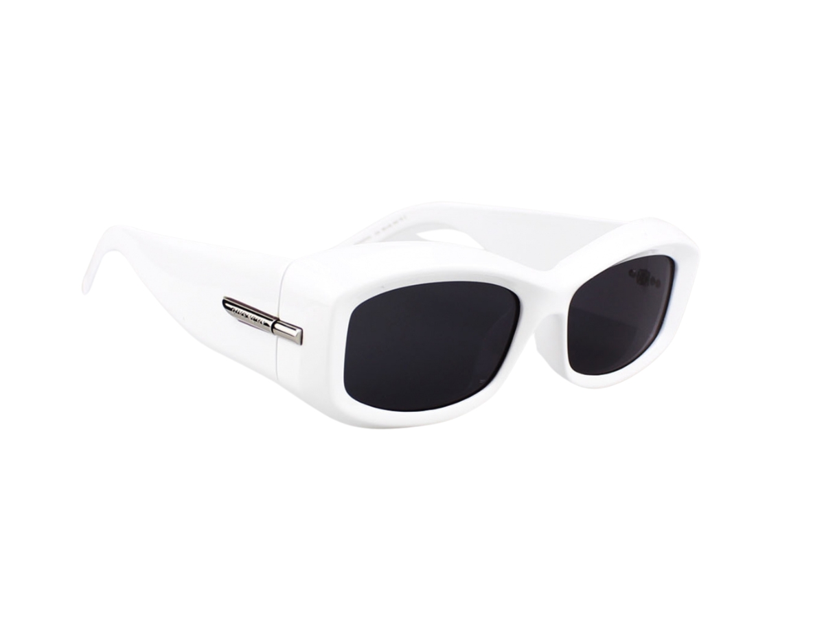 https://d2cva83hdk3bwc.cloudfront.net/givenchy-gv40044u-21a-56-sunglasses-in-white-acetate-frame-with-grey-lenses-3.jpg
