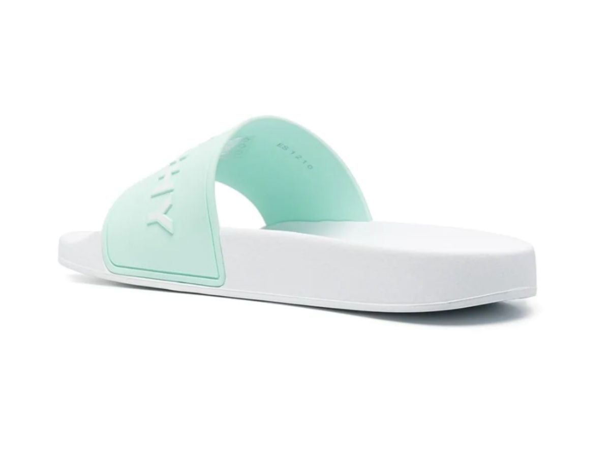 https://d2cva83hdk3bwc.cloudfront.net/givenchy-logo-embossed-slides-2.jpg