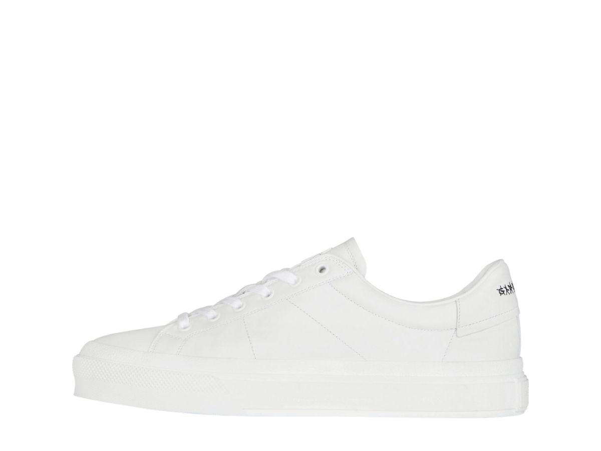 https://d2cva83hdk3bwc.cloudfront.net/givenchy-sneakers-city-sport-in-leather-with-tag-effect-4g-print-white-black-2.jpg