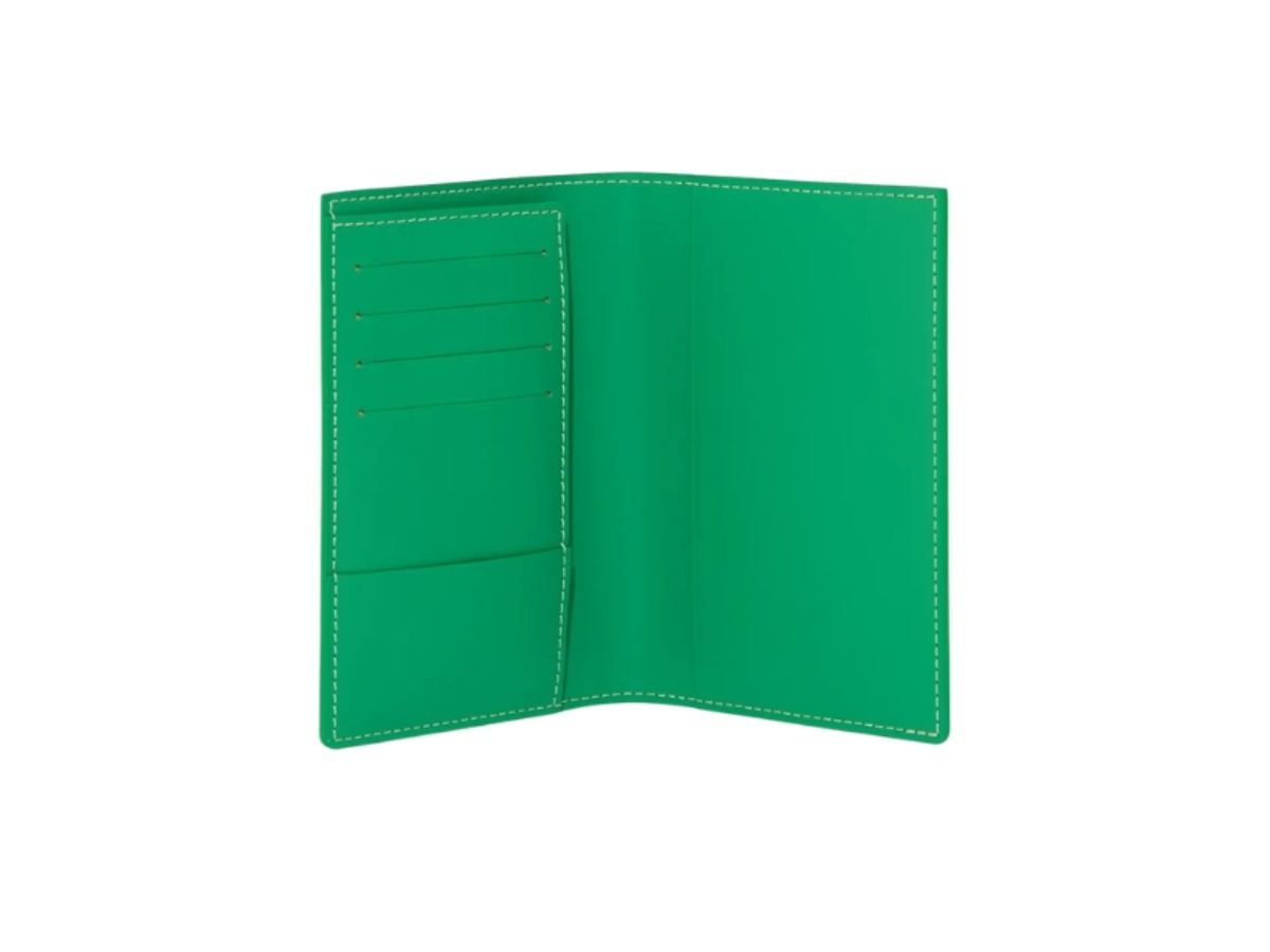 https://d2cva83hdk3bwc.cloudfront.net/grenelpmlty72cl69x-goyard-grenelle-passport-cover-multicoloured-meadow-green-2.jpg
