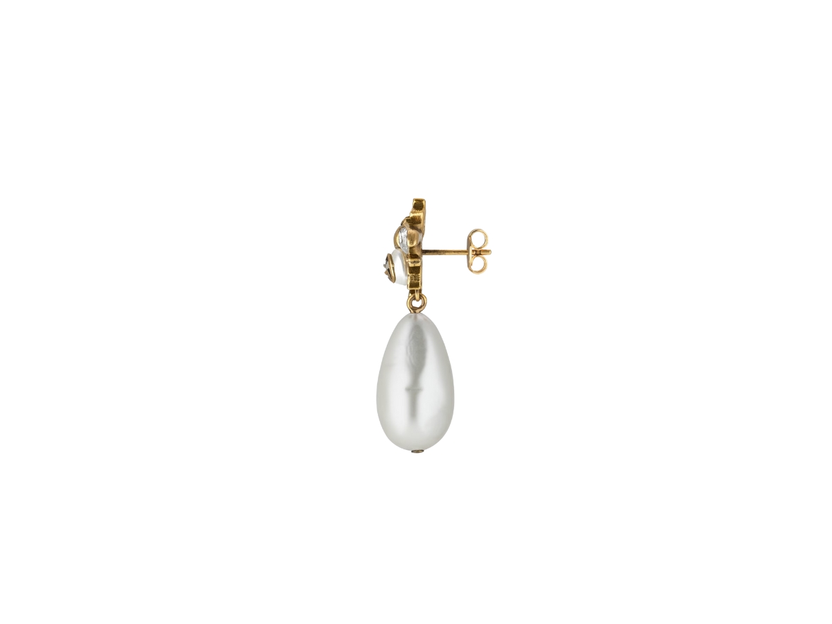 https://d2cva83hdk3bwc.cloudfront.net/gucci-bee-earrings-with-drop-pearls-in-metal-aged-gold-finish-2.jpg