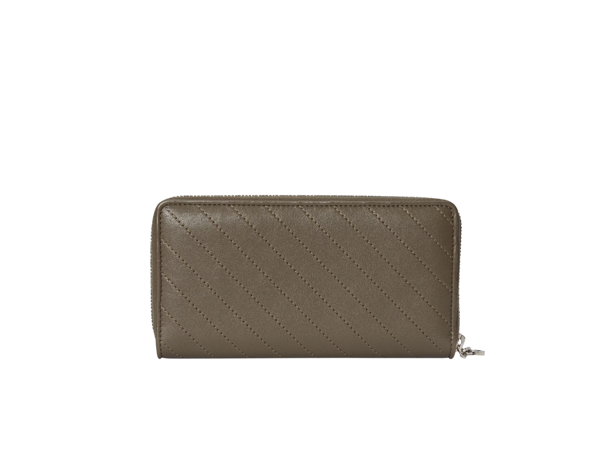 https://d2cva83hdk3bwc.cloudfront.net/gucci-blondie-zip-around-wallet-in-brown-leather-with-round-interlocking-g-leather-patch-2.jpg