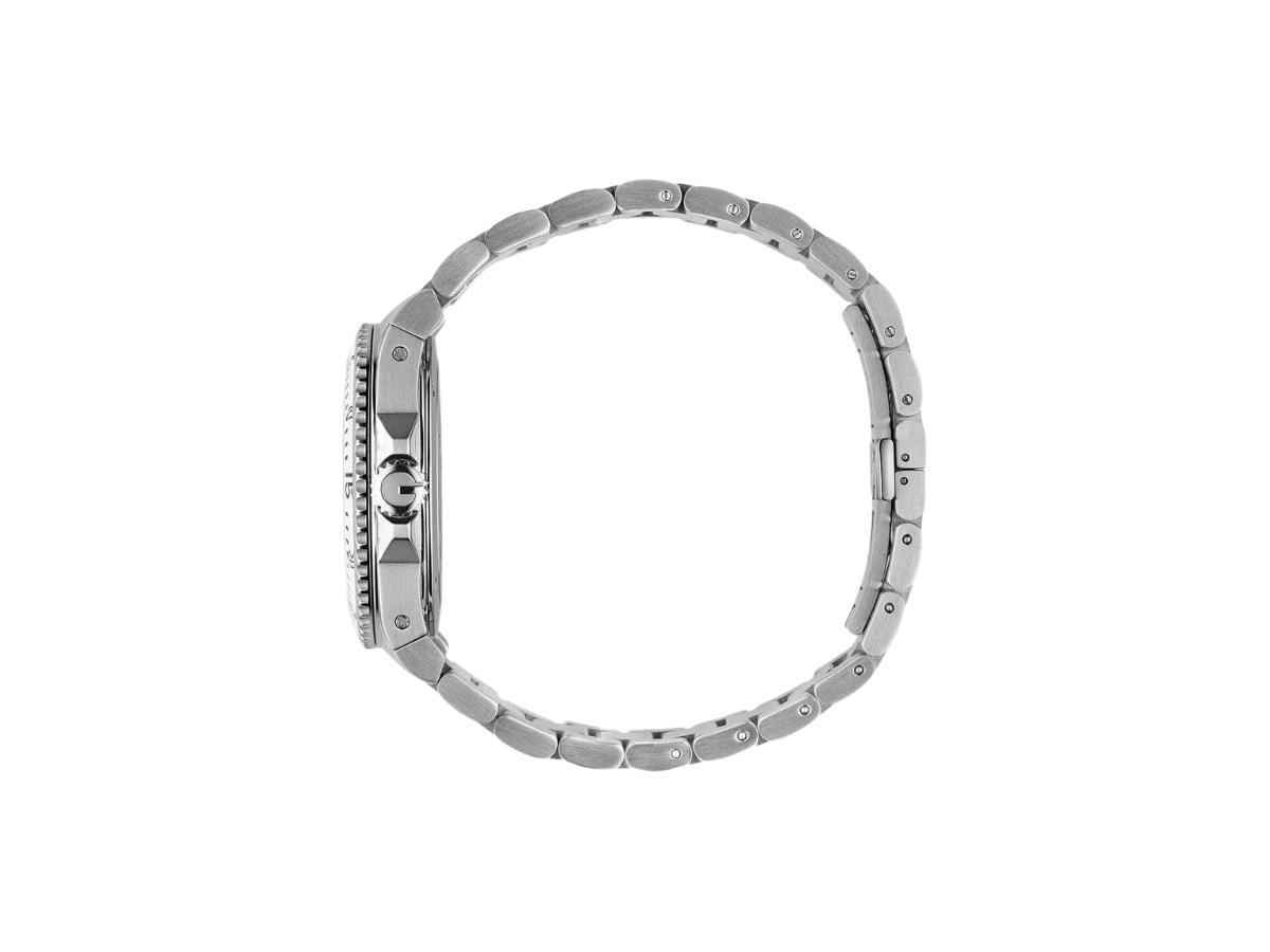 https://d2cva83hdk3bwc.cloudfront.net/gucci-dive-watch-in-silver-tone-quartz-45mm-3.jpg