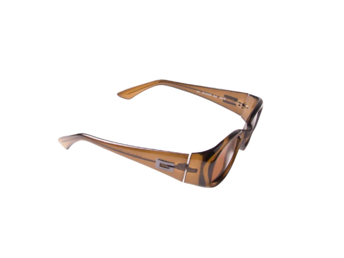 https://d2cva83hdk3bwc.cloudfront.net/gucci-gg-2432-s-sunglasses-circa-90s-3.jpg