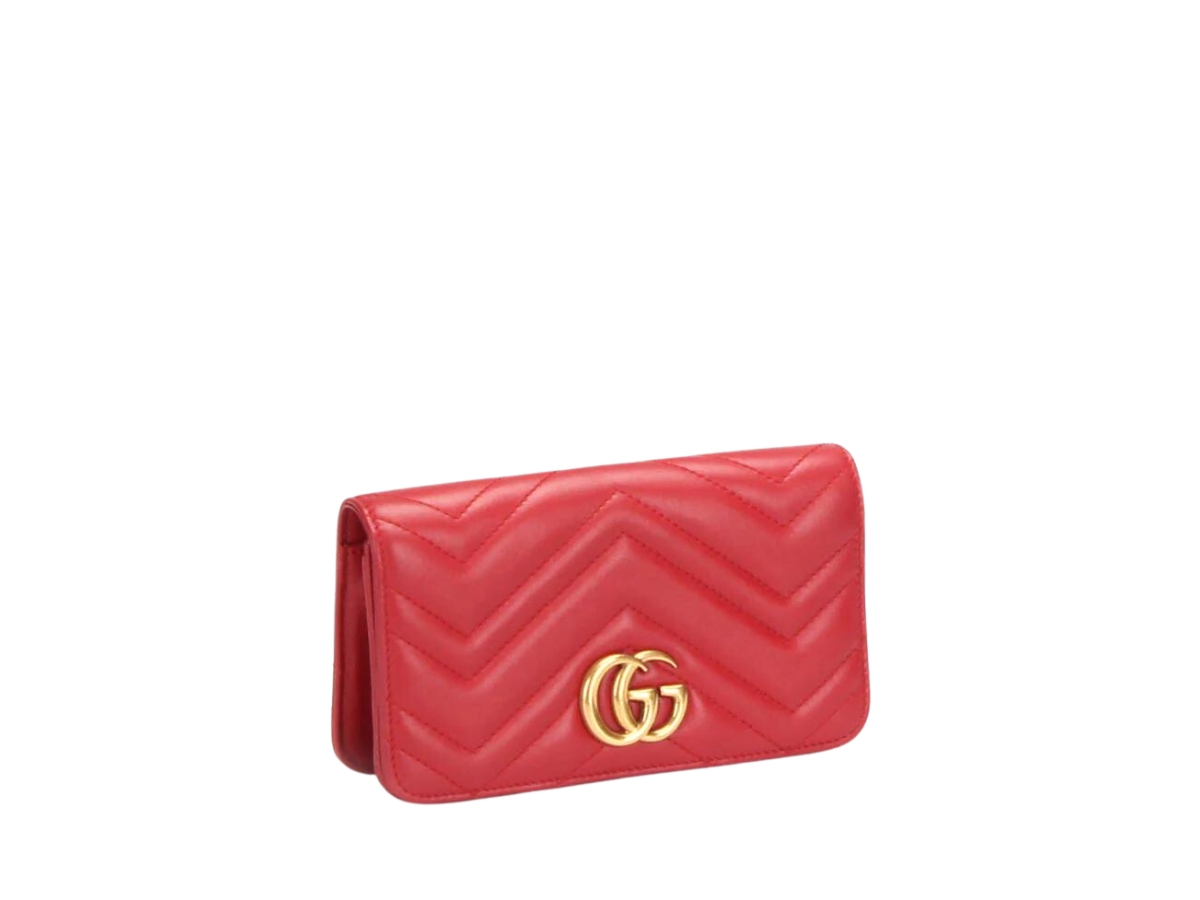 https://d2cva83hdk3bwc.cloudfront.net/gucci-gg-marmont-crossbody-bag-in-matelasse-chevron-leather-with-gold-toned-hardware-red-3.jpg