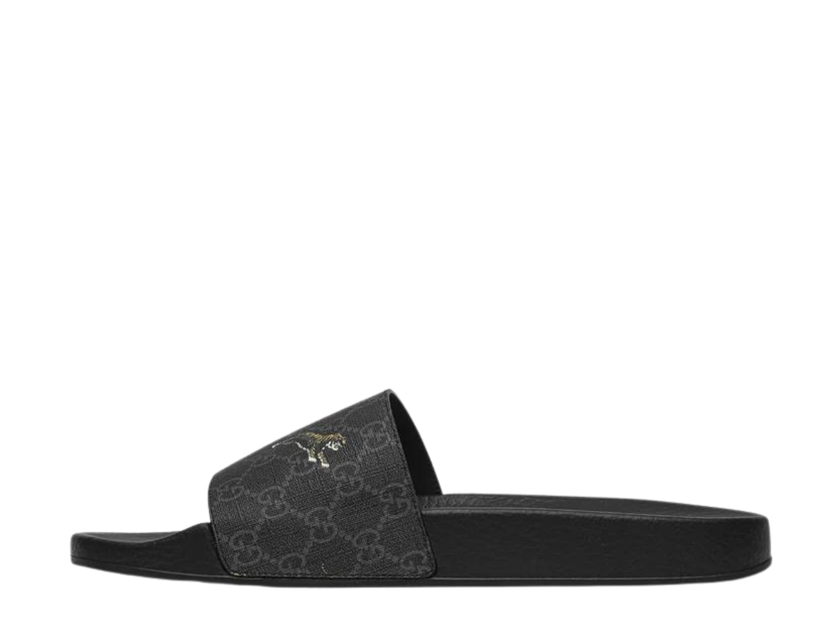 https://d2cva83hdk3bwc.cloudfront.net/gucci-gg-supreme-slide-in-canvas-tiger-printed-with-rubber-sole-black-2.jpg