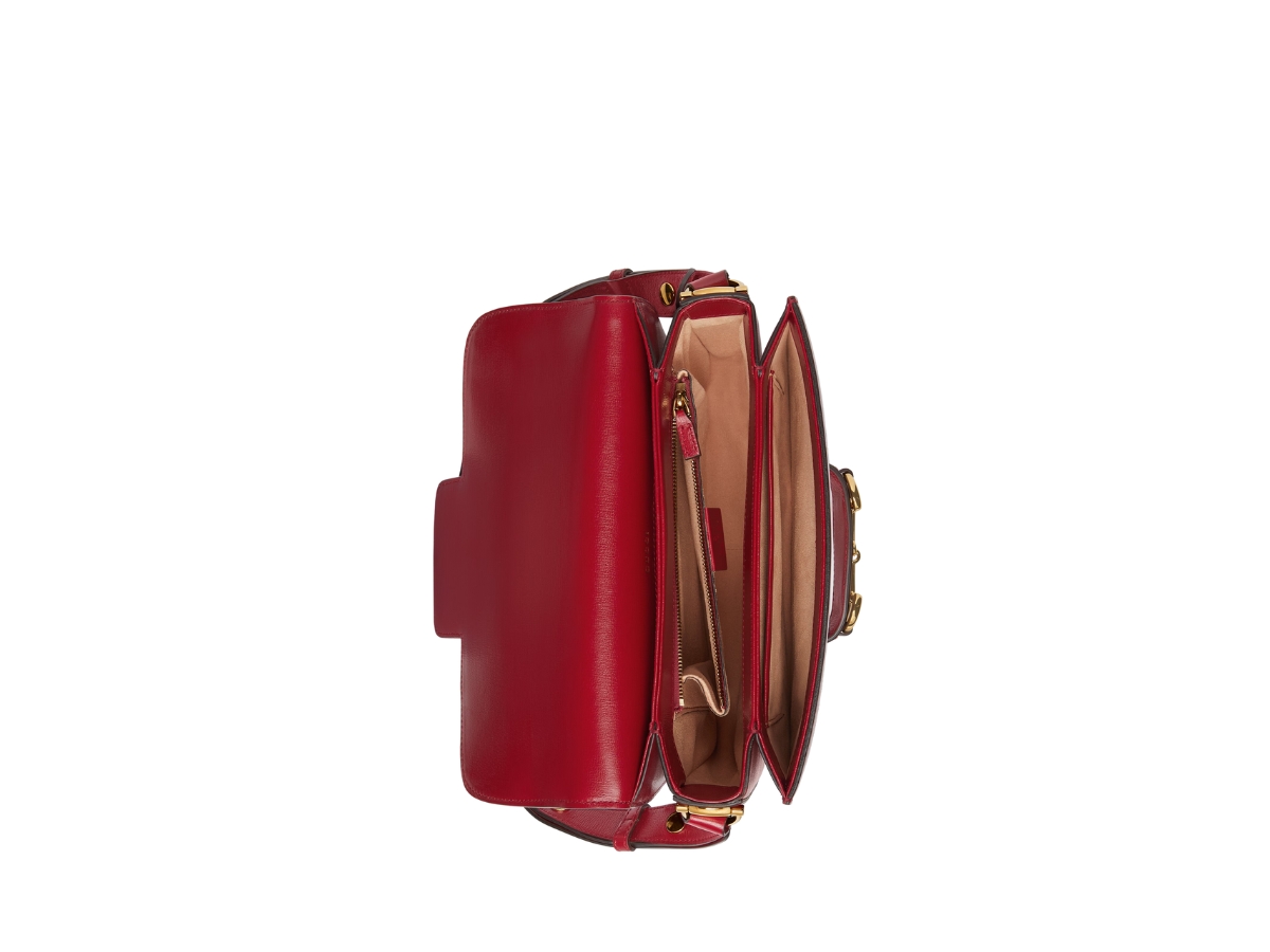 https://d2cva83hdk3bwc.cloudfront.net/gucci-horsebit-1955-shoulder-in-red-textured-leather-with-gold-toned-hardware-3.jpg