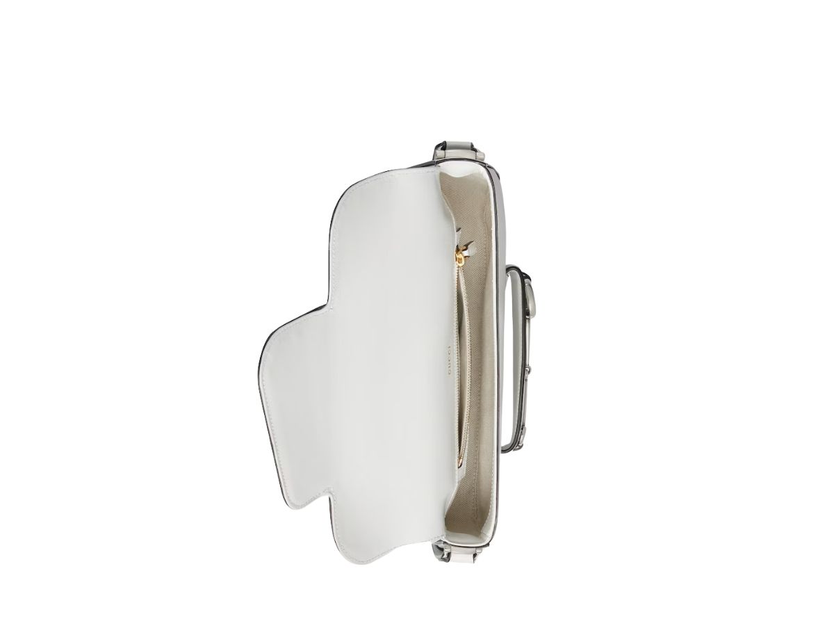 https://d2cva83hdk3bwc.cloudfront.net/gucci-horsebit-1955-small-shoulder-bag-in-white-leather-with-silver-toned-hardware-4.jpg