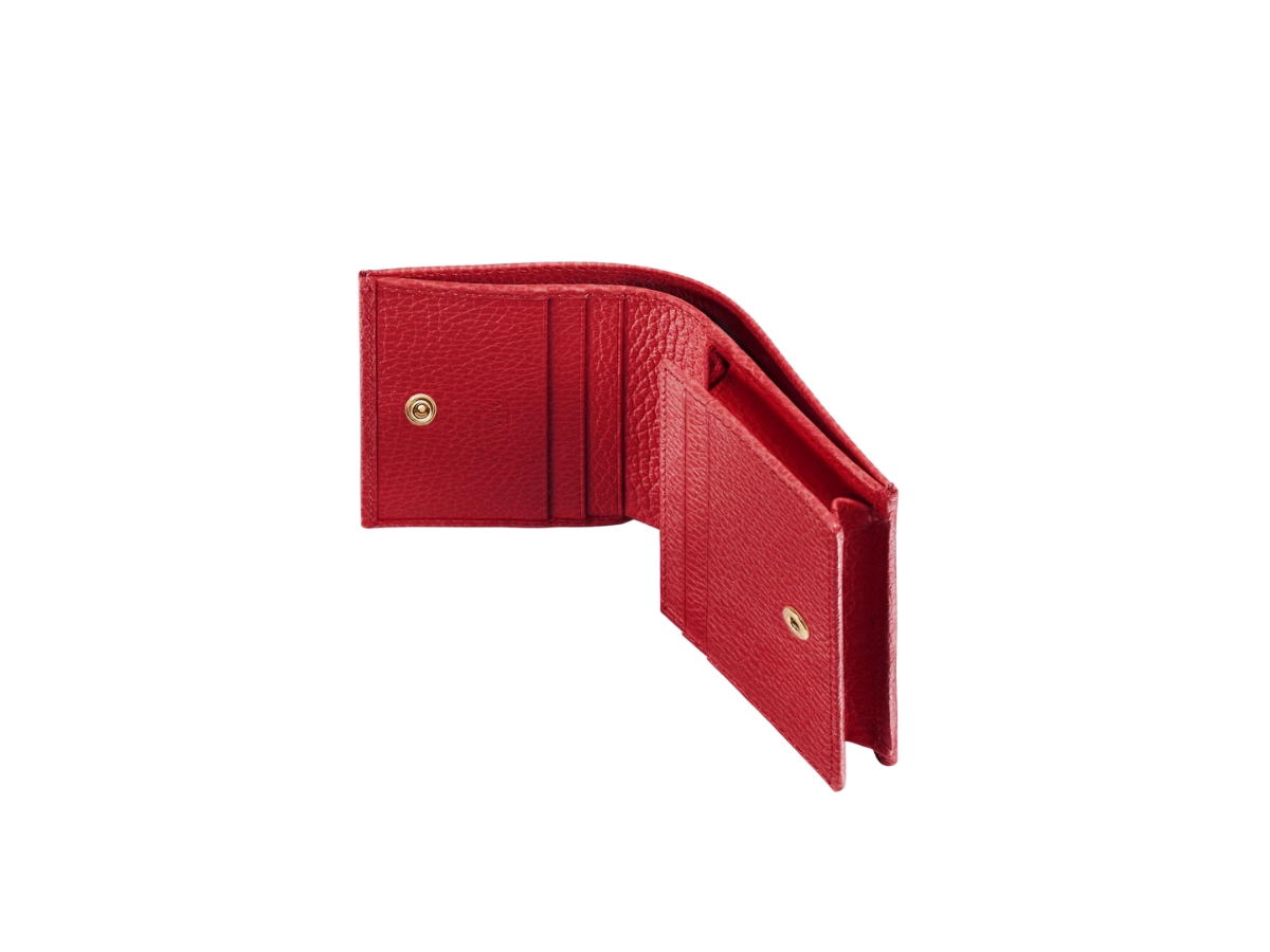 https://d2cva83hdk3bwc.cloudfront.net/gucci-leather-card-case-wallet-in-hibiscus-red-metal-free-tanned-leather-with-double-g-gold-toned-hardware-3.jpg