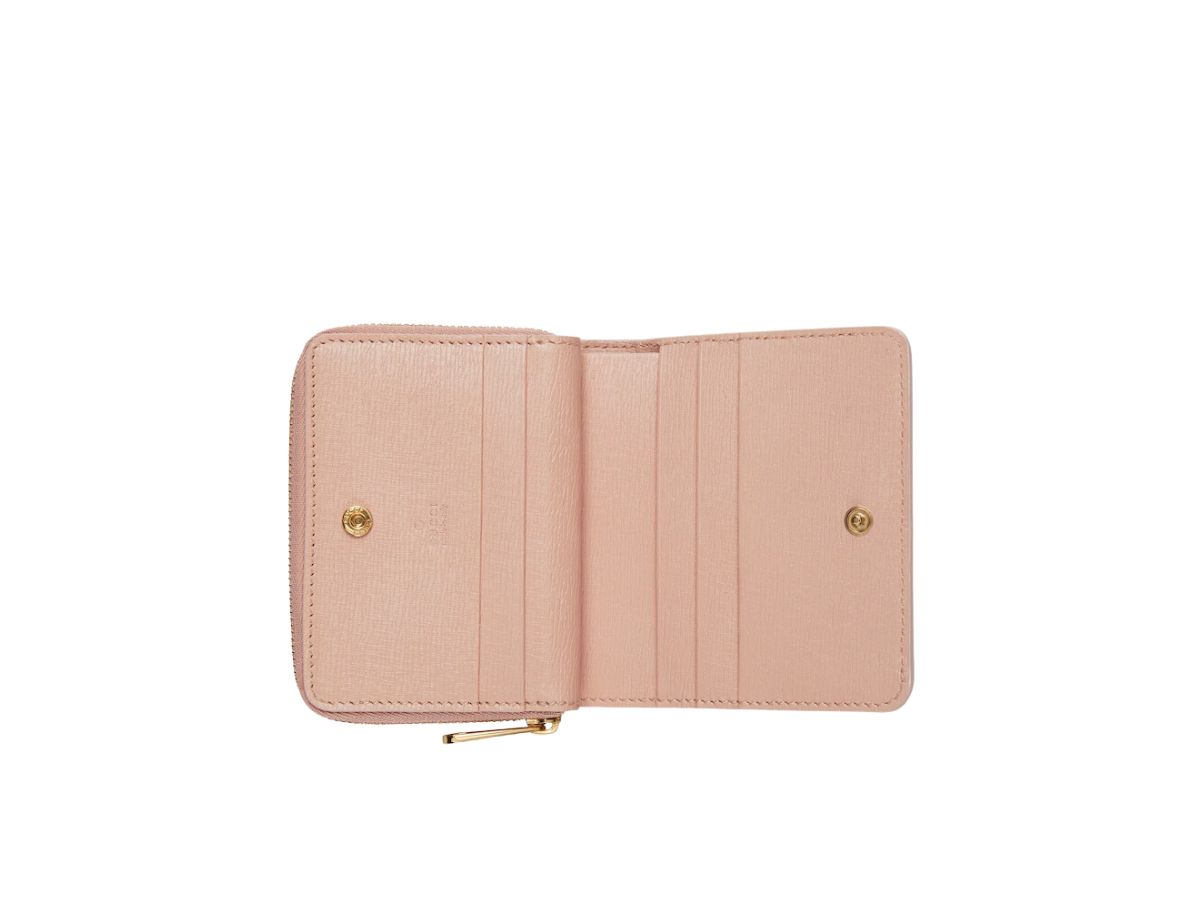 https://d2cva83hdk3bwc.cloudfront.net/gucci-mini-wallet-with-gucci-script-in-light-pink-leather-with-gold-toned-hardware-2.jpg