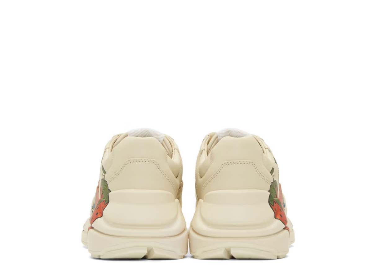 https://d2cva83hdk3bwc.cloudfront.net/gucci-rhyton-silhouette-with-a-vintage-strawberry-print-5.jpg