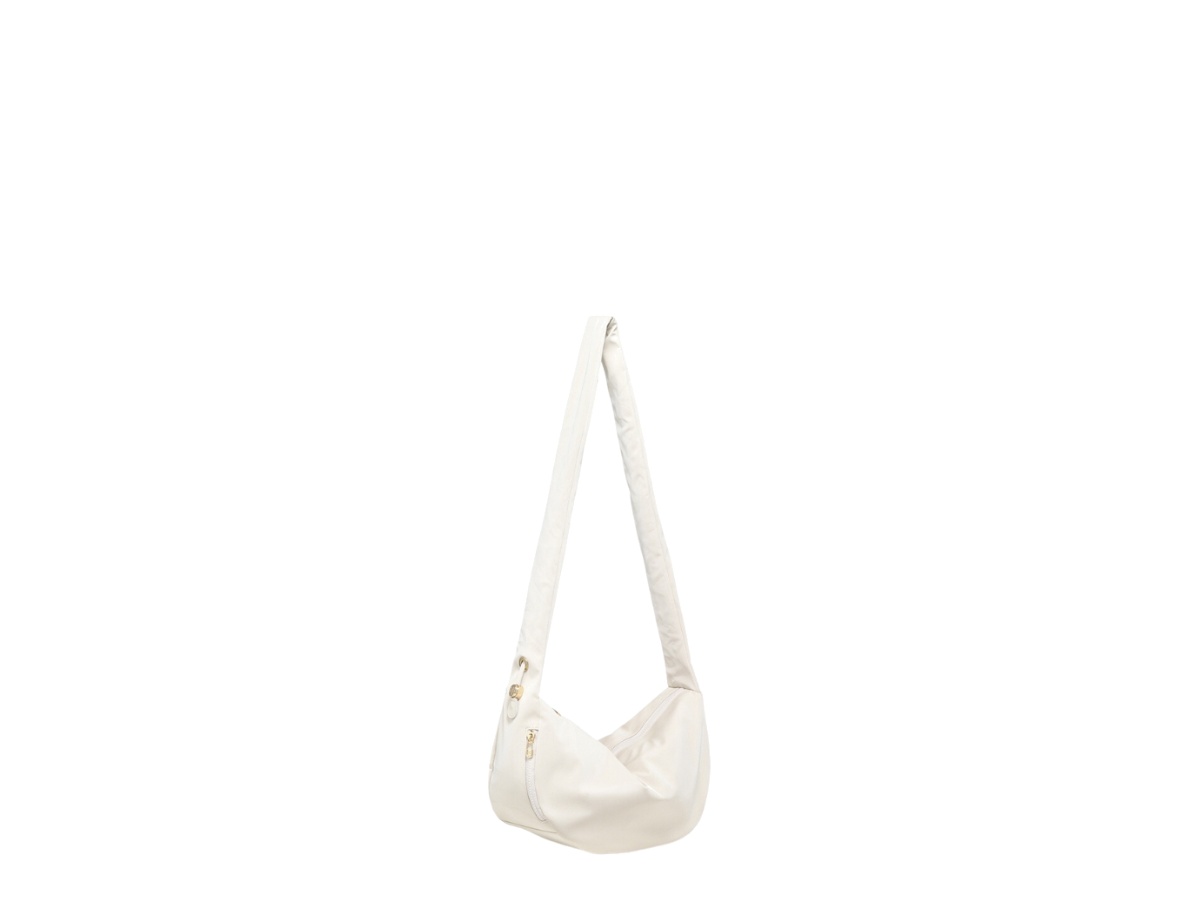 https://d2cva83hdk3bwc.cloudfront.net/h73104020i-carlyn-babe-m-in-artificial-leather-with-gold-hardware-glossy-ivory-2.jpg