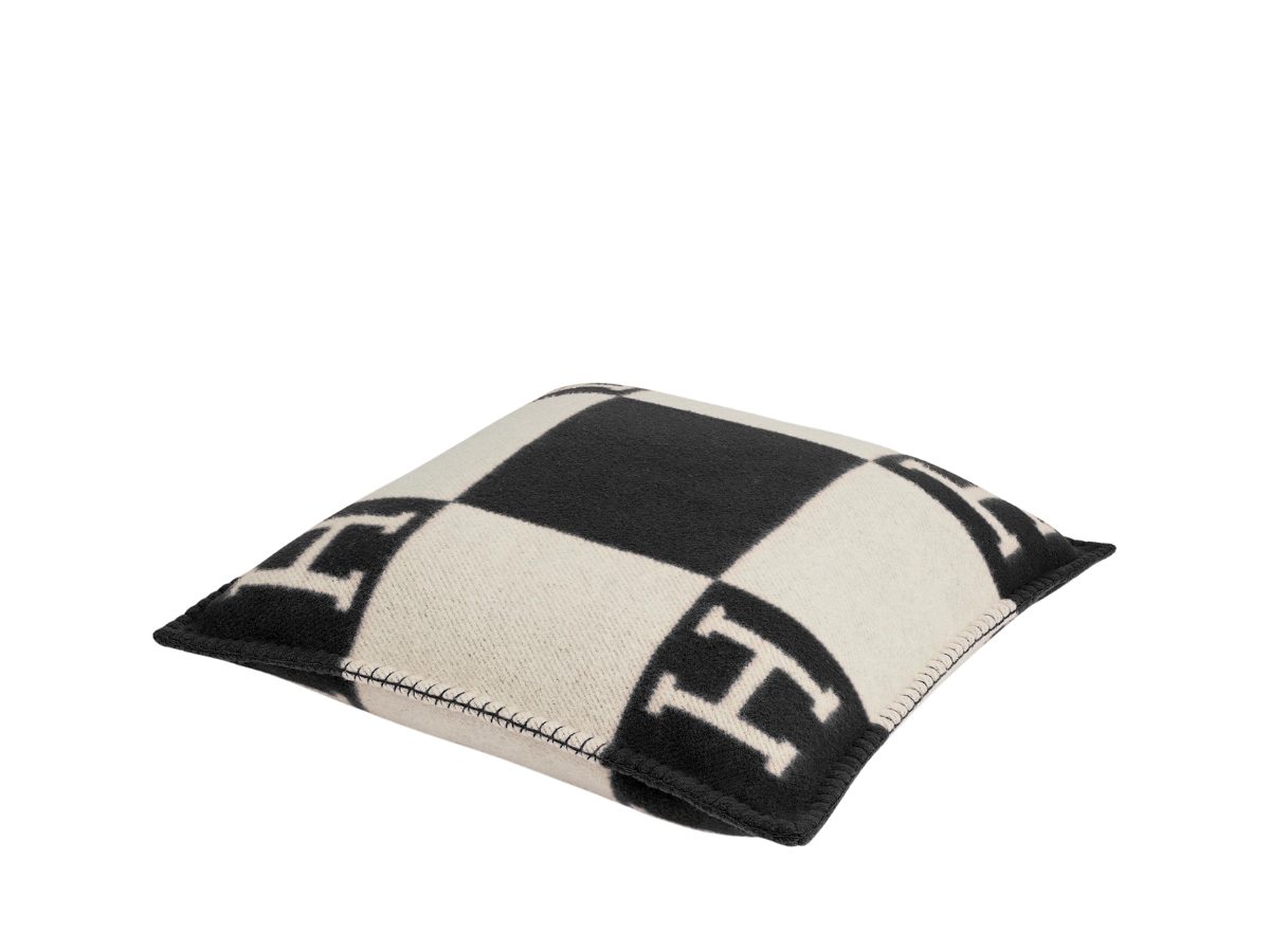 https://d2cva83hdk3bwc.cloudfront.net/hermes-avalon-iii-pillow-in-jacquard-merinos-and-cashmere-ecru-gris-fonce-2.jpg