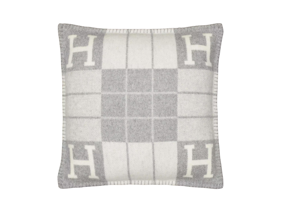 SASOM เครื่องประดับ Hermes Avalon III Pillow Small In Jacquard Woven