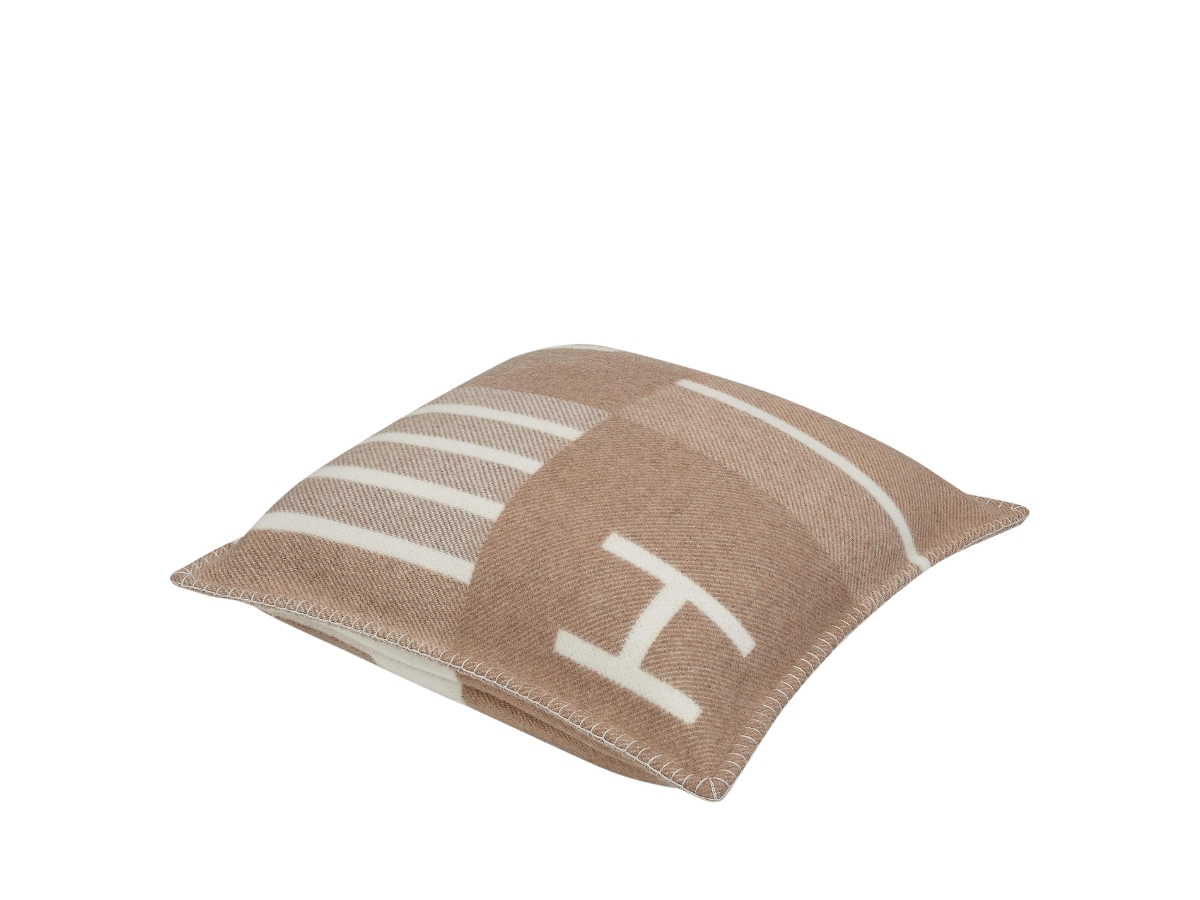 https://d2cva83hdk3bwc.cloudfront.net/hermes-avalon-vibration-pillow-small-in-jacquard-woven-wool-and-cashmere-ecru-cream-3.jpg