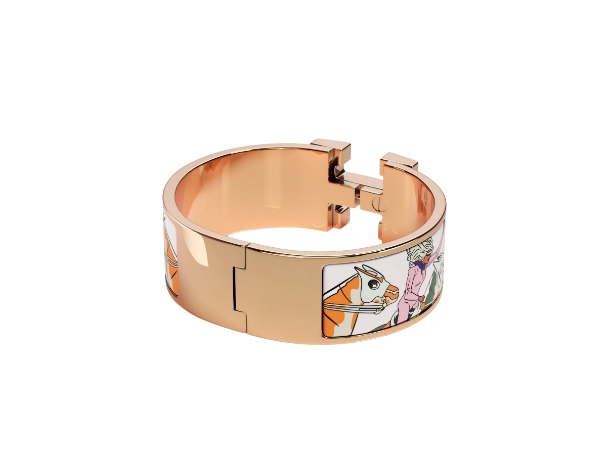 https://d2cva83hdk3bwc.cloudfront.net/hermes-clic-clac-h-bracelet-in-les-mustangs-ii-printed-enamel-with-rose-gold-plated-hardware-drag-e-2.jpg