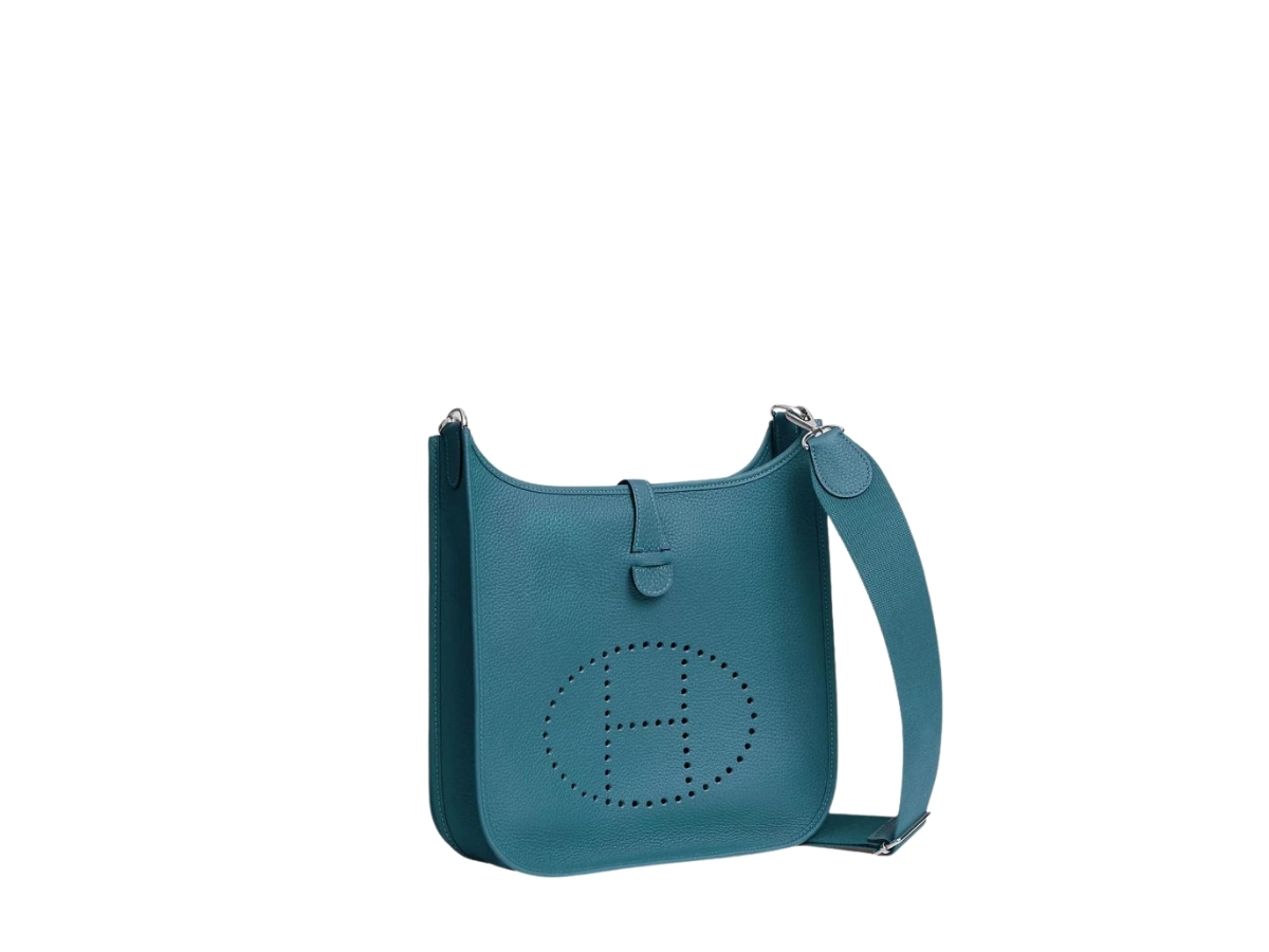 https://d2cva83hdk3bwc.cloudfront.net/hermes-evelyne-iii-29-bag-in-clemence-calfskin-with-palladium-hardware-new-bleu-jean-3.jpg