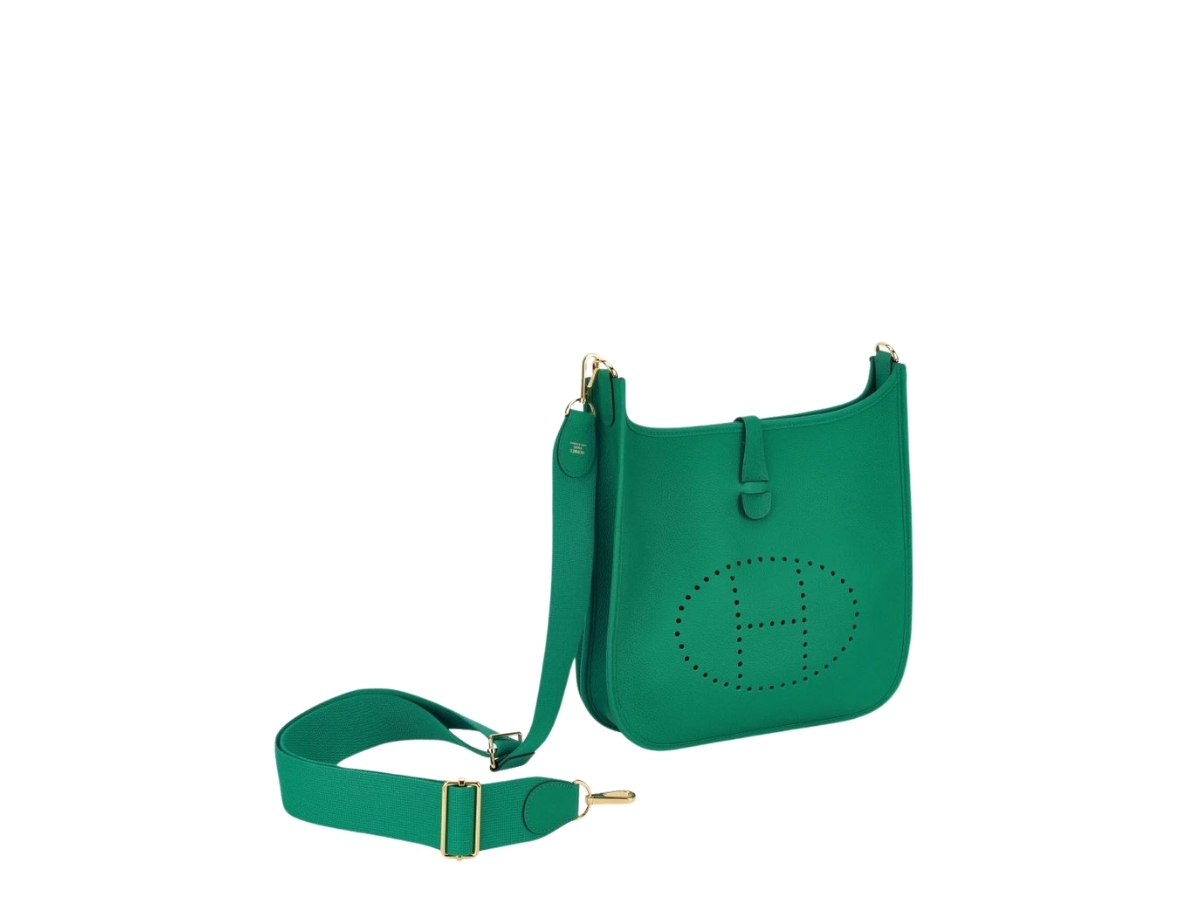 https://d2cva83hdk3bwc.cloudfront.net/hermes-evelyne-iii-29-bag-in-maurice-calfskin-with-gold-hardware-vert-jade-3.jpg