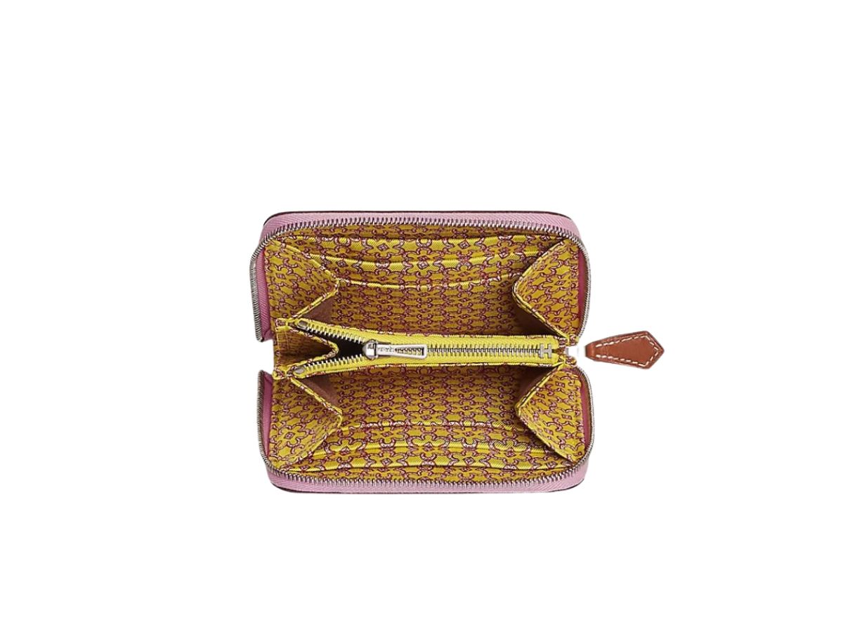 https://d2cva83hdk3bwc.cloudfront.net/hermes-silk-in-compact-wallet-mauve-sylvestre-jaune-citron-cuivre-2.jpg