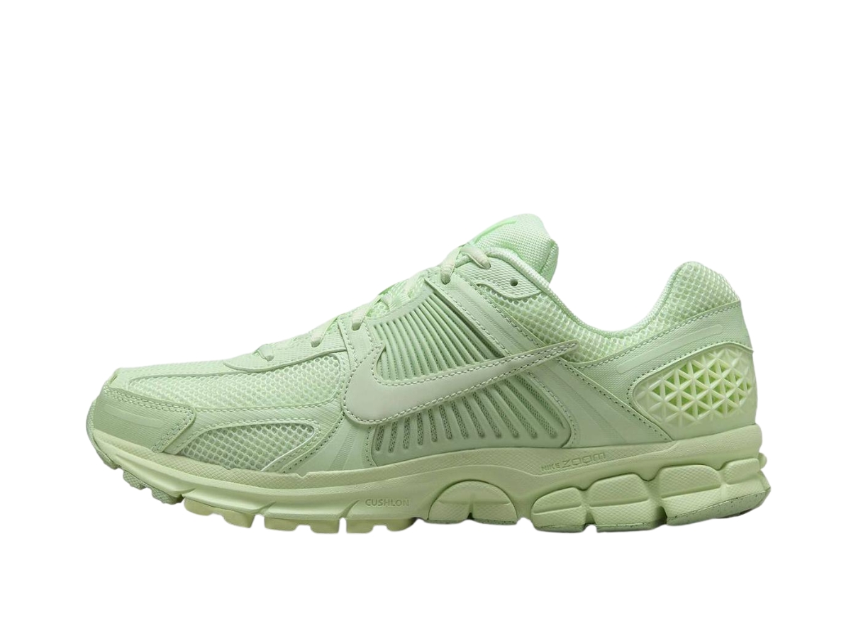 https://d2cva83hdk3bwc.cloudfront.net/hf5493-301-nike-zoom-vomero-5-vapor-green-2.jpg