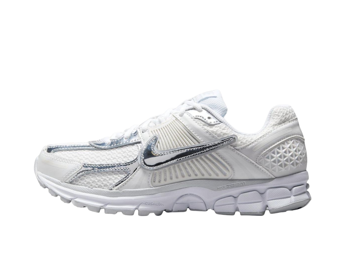 https://d2cva83hdk3bwc.cloudfront.net/hf7723-100-nike-zoom-vomero-5-chrome-toe-women-s-2.jpg