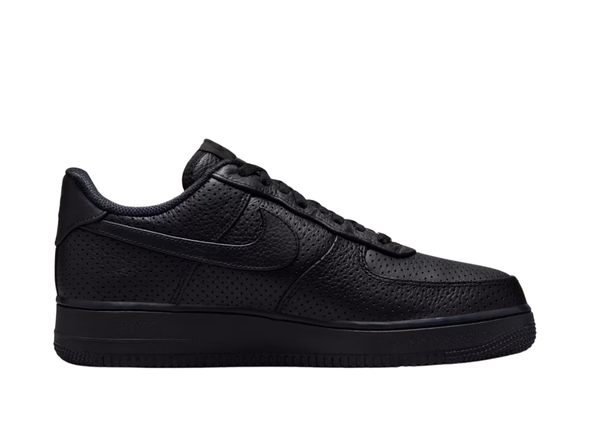 https://d2cva83hdk3bwc.cloudfront.net/hf8189-001-nike-air-force-1-sp-black-1.jpg
