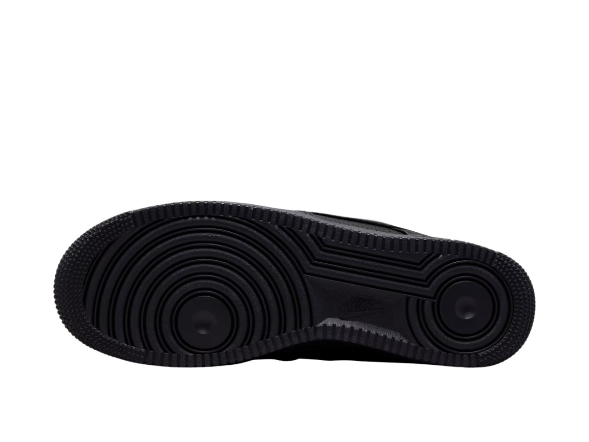 https://d2cva83hdk3bwc.cloudfront.net/hf8189-001-nike-air-force-1-sp-black-3.jpg