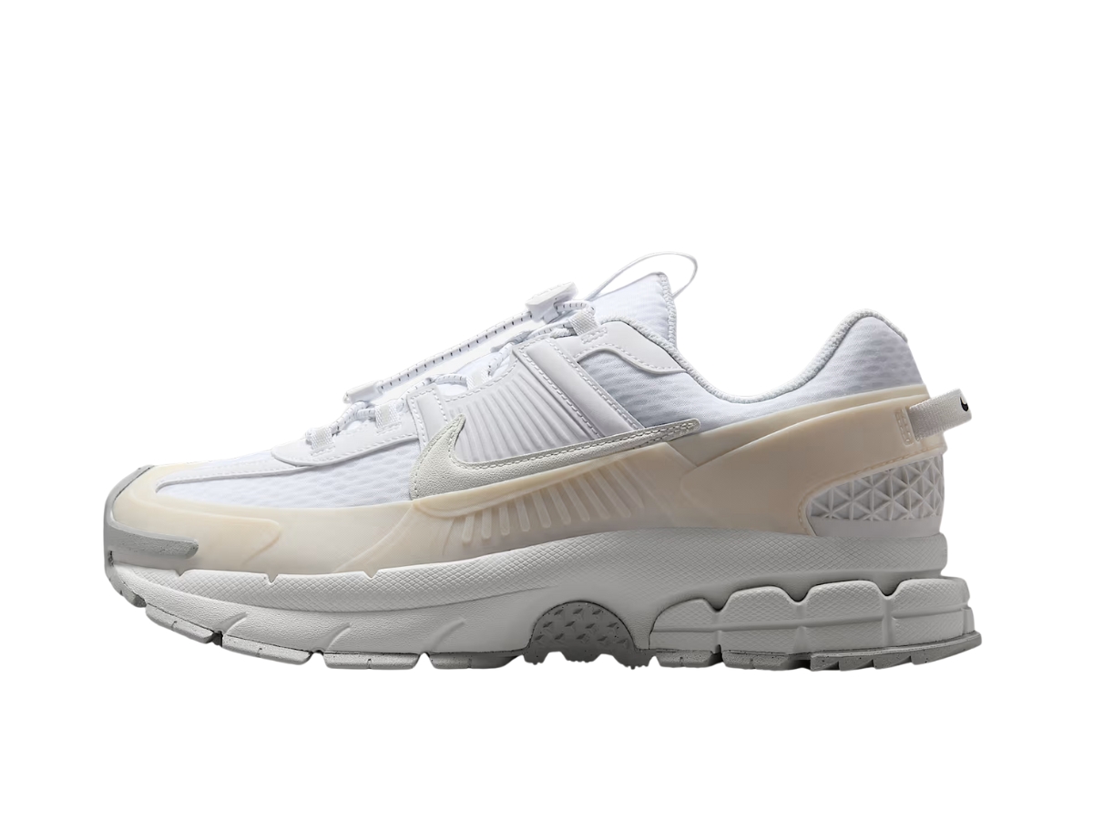 https://d2cva83hdk3bwc.cloudfront.net/hj4646-100-nike-zoom-vomero-roam-white-summit-white-2.jpg