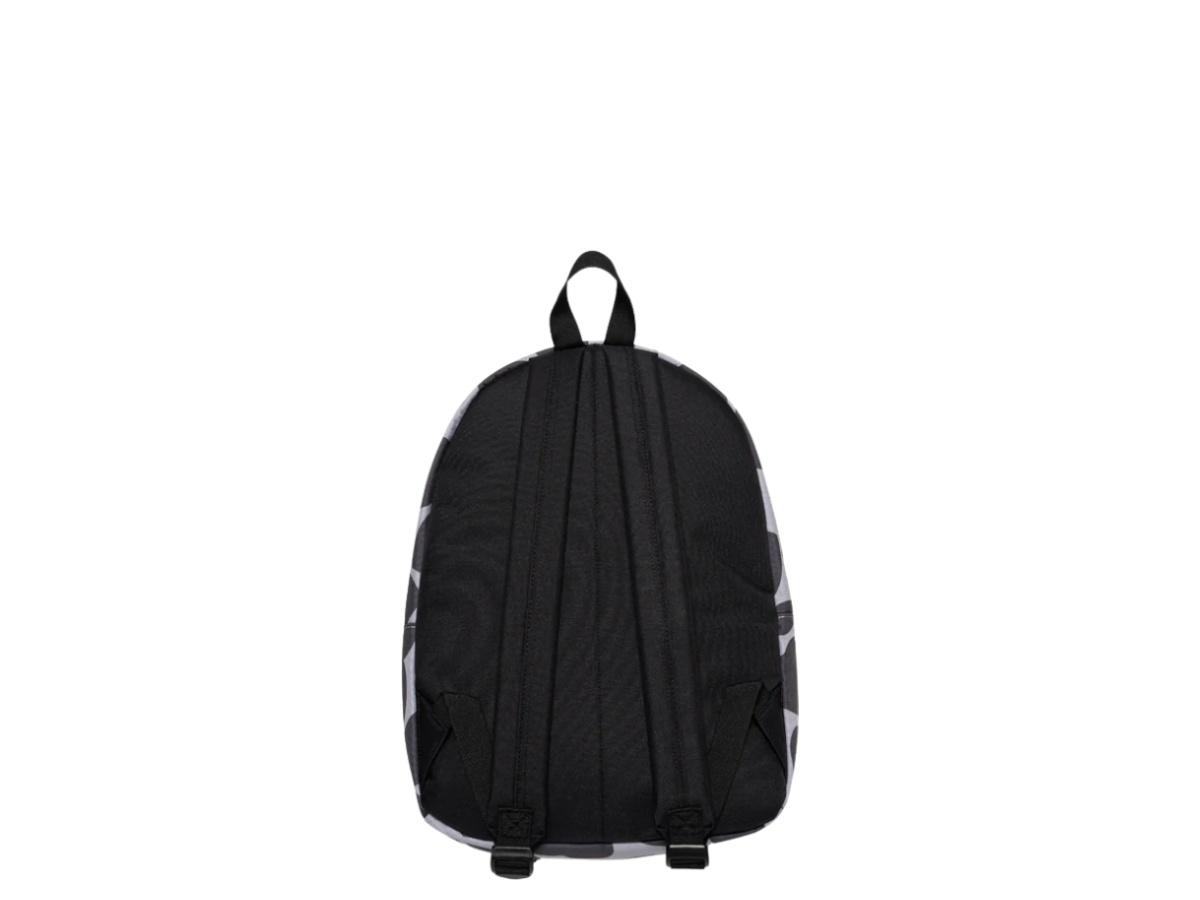 https://d2cva83hdk3bwc.cloudfront.net/hm29gd067gy-human-made-heart-backpack-gray-2.jpg