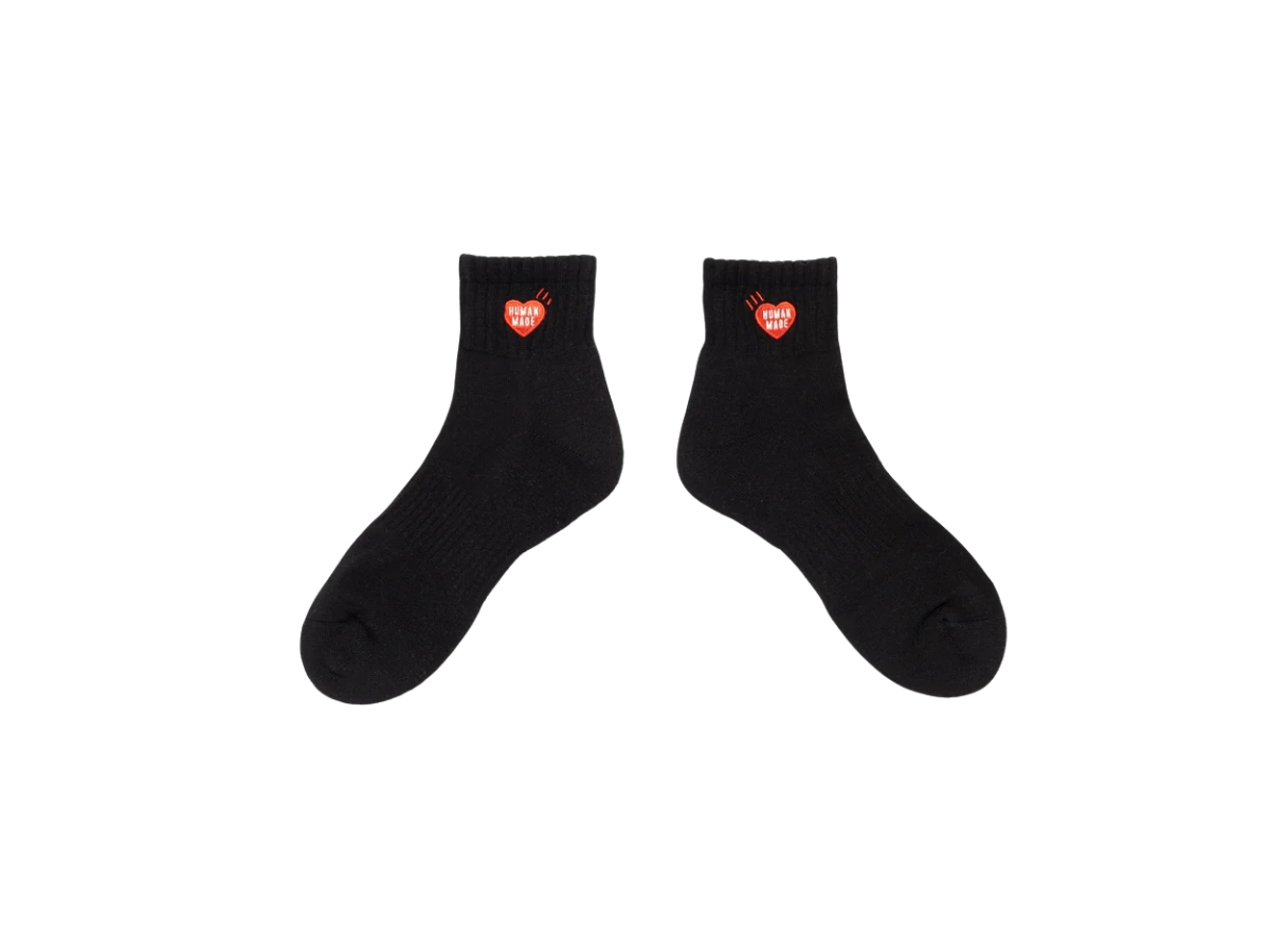 https://d2cva83hdk3bwc.cloudfront.net/hm29gd129-black-human-made-short-pile-socks-black-2.jpg