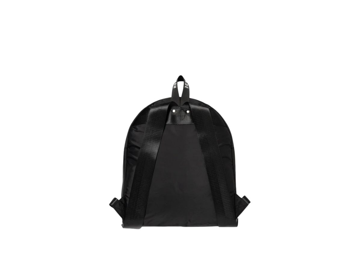 https://d2cva83hdk3bwc.cloudfront.net/hm30gd014-black-human-made-daypack-black-2.jpg