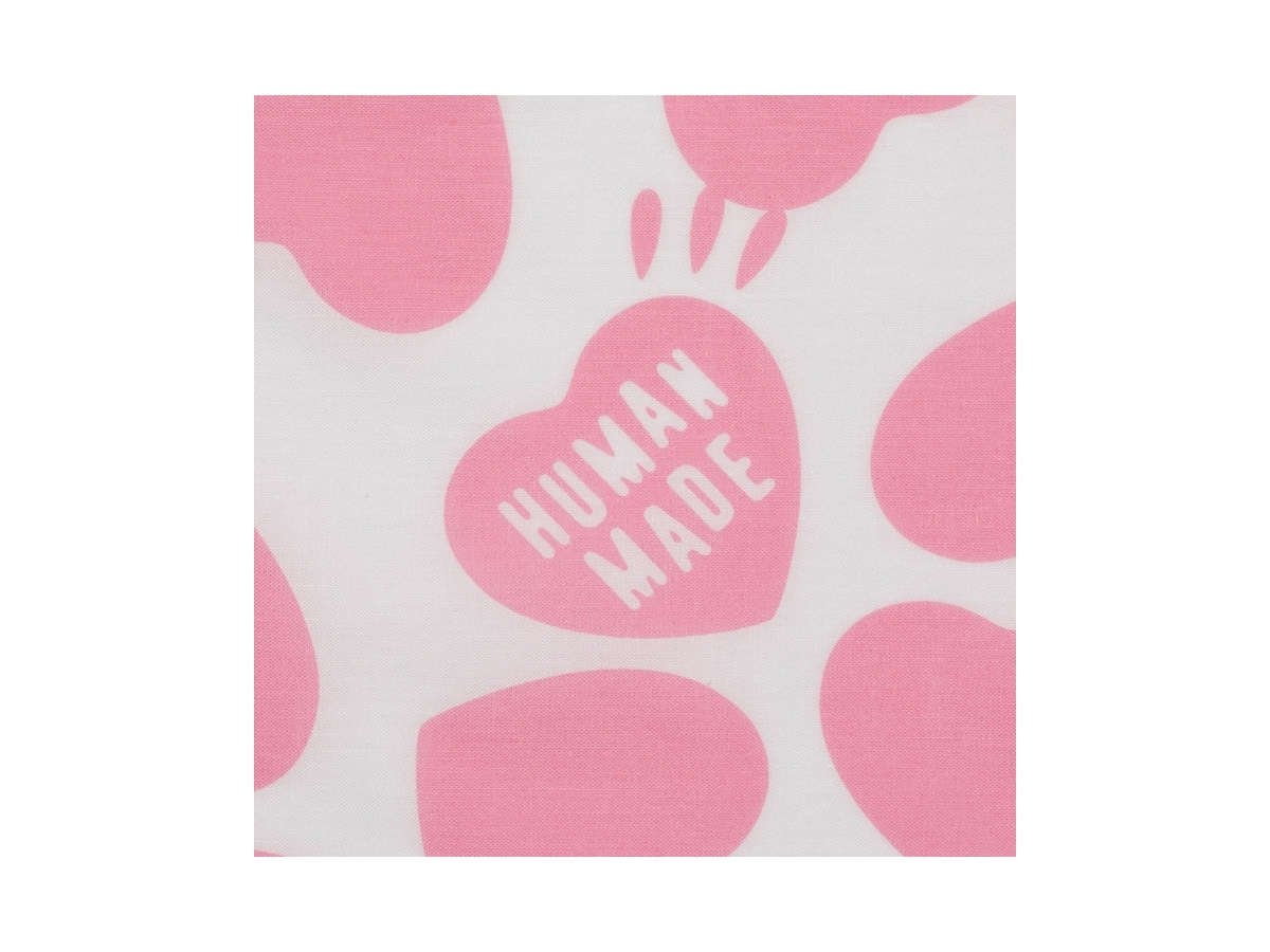 https://d2cva83hdk3bwc.cloudfront.net/hm30gd134-pink-human-made-heart-big-bandana-pink-2.jpg