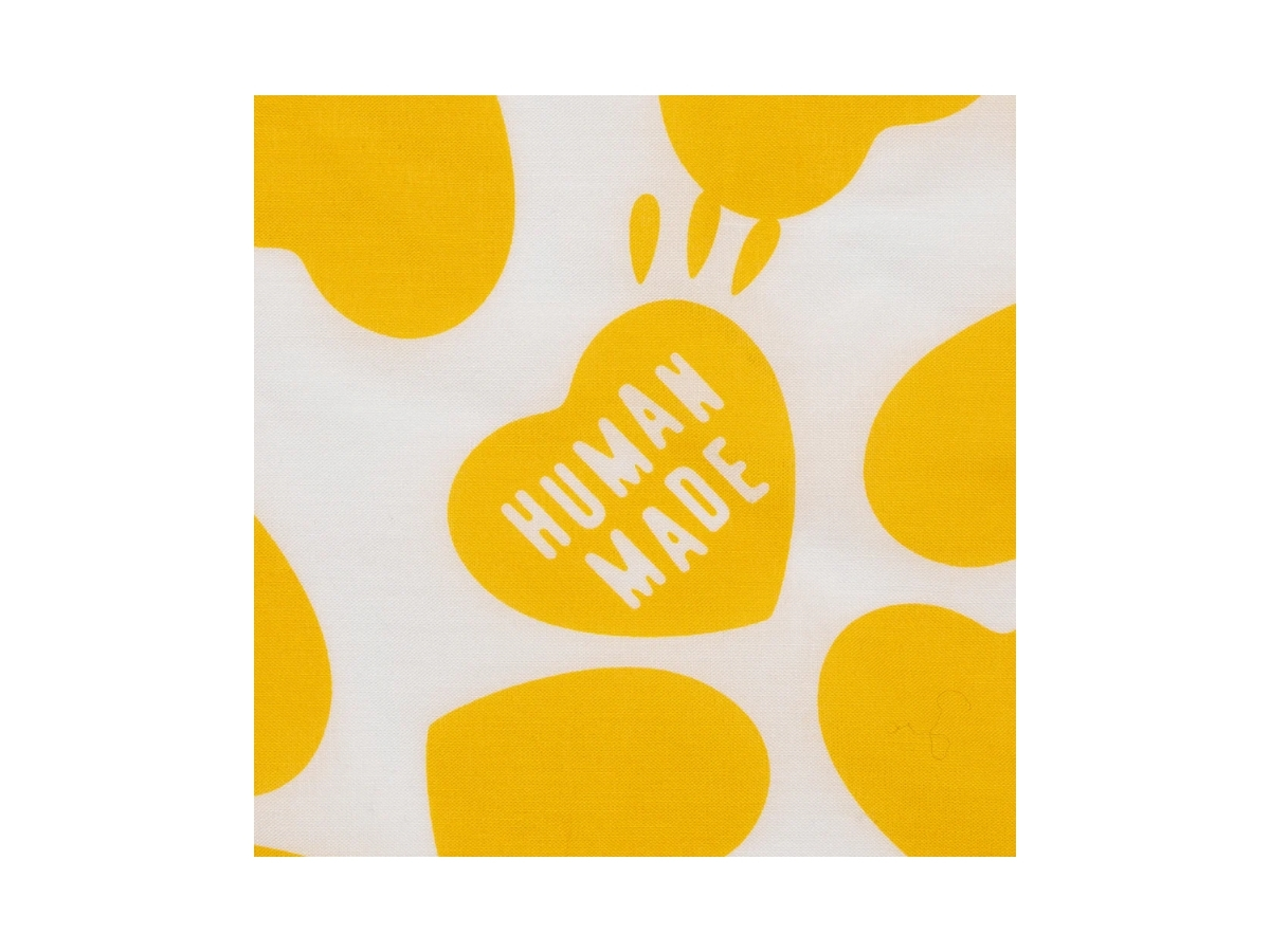 https://d2cva83hdk3bwc.cloudfront.net/hm30gd134-yellow-human-made-heart-big-bandana-yellow-2.jpg