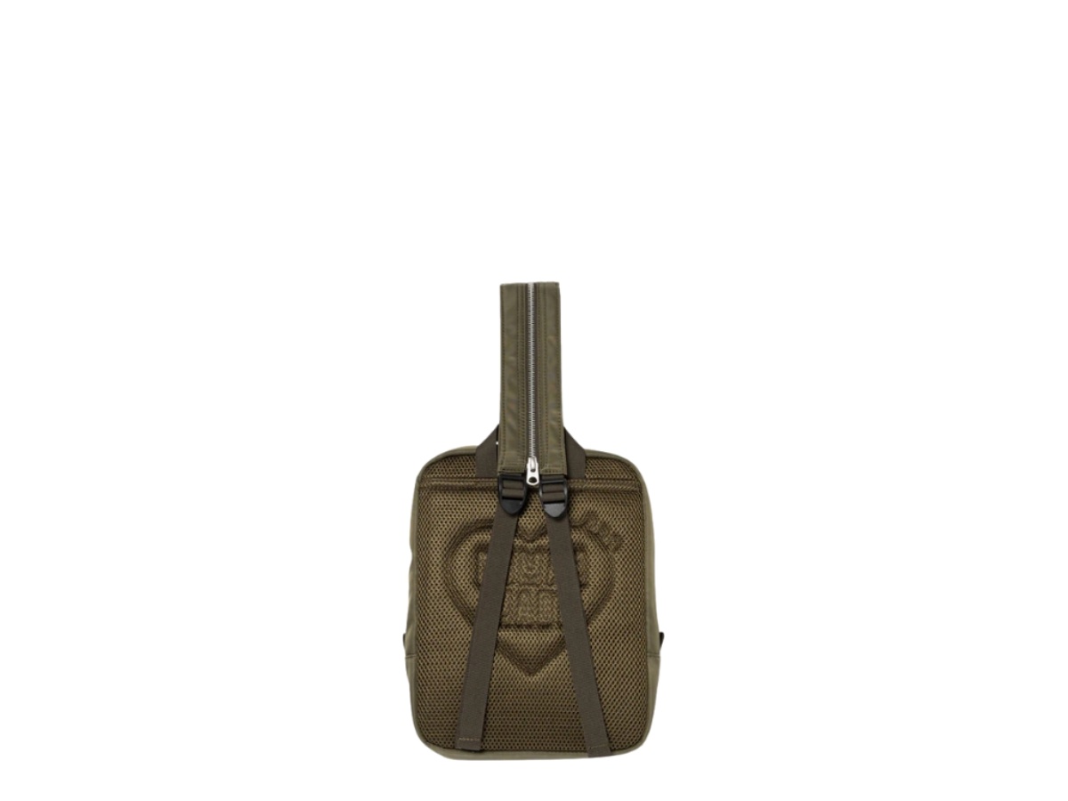 https://d2cva83hdk3bwc.cloudfront.net/hm31gd056-olivedrab-human-made-one-shoulder-bag-olivedrab-2.jpg