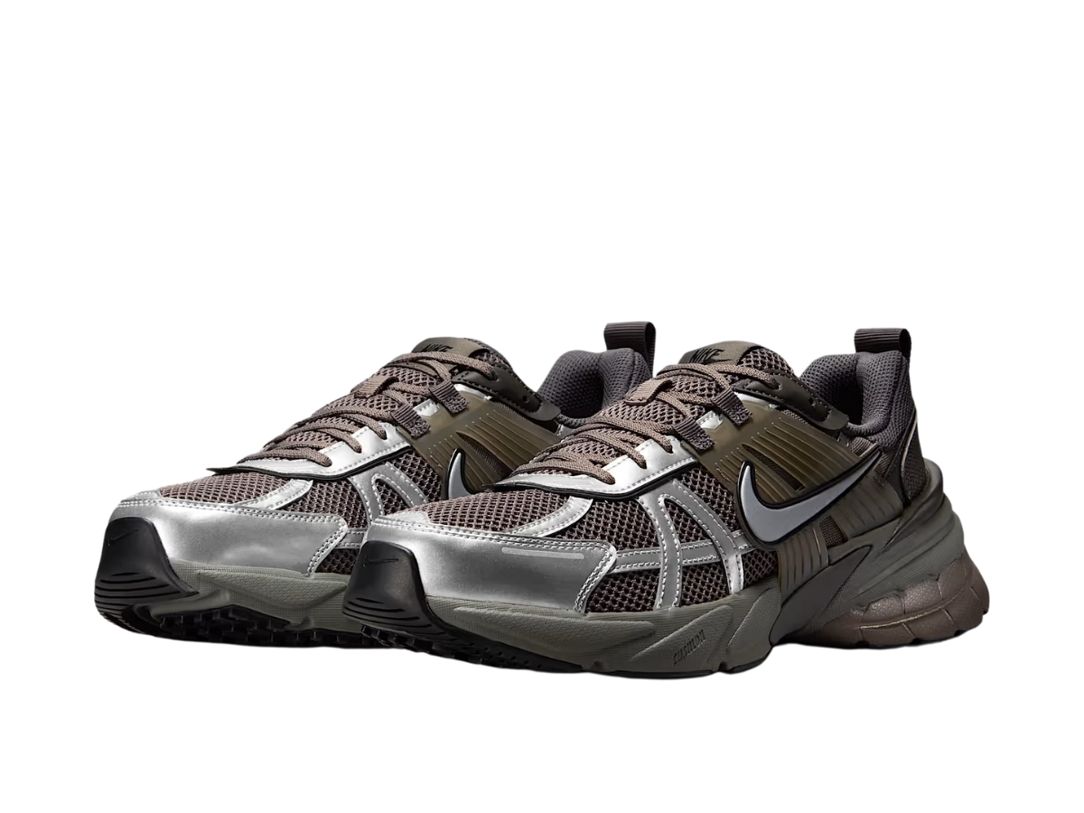 https://d2cva83hdk3bwc.cloudfront.net/hq1678-200-nike-v2k-run-cave-stone-metallic-silver-3.jpg