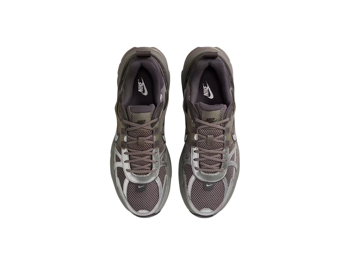 https://d2cva83hdk3bwc.cloudfront.net/hq1678-200-nike-v2k-run-cave-stone-metallic-silver-4.jpg