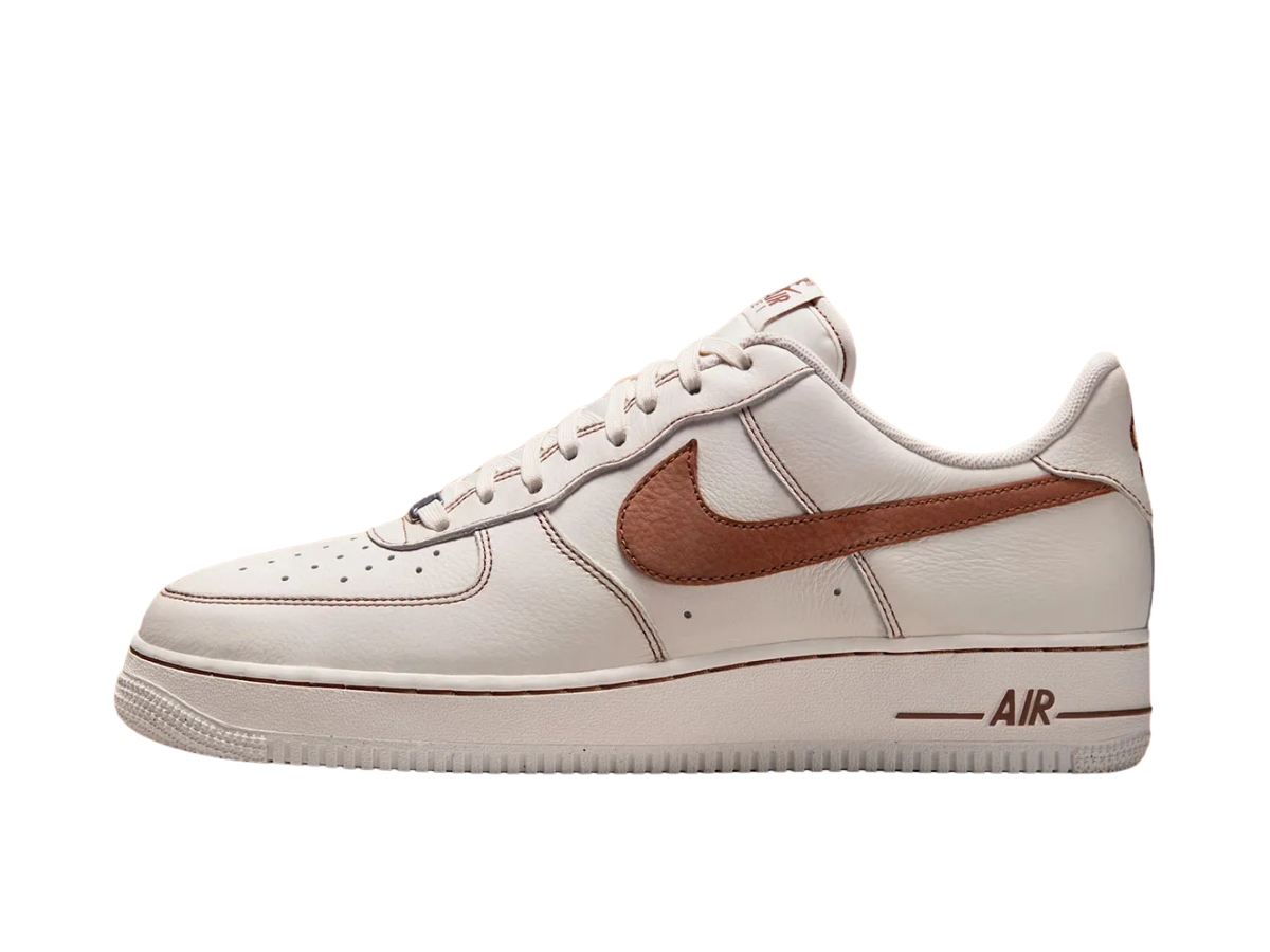 https://d2cva83hdk3bwc.cloudfront.net/hq2037-101-nike-air-force-1-low-saddle-brown-2.jpg
