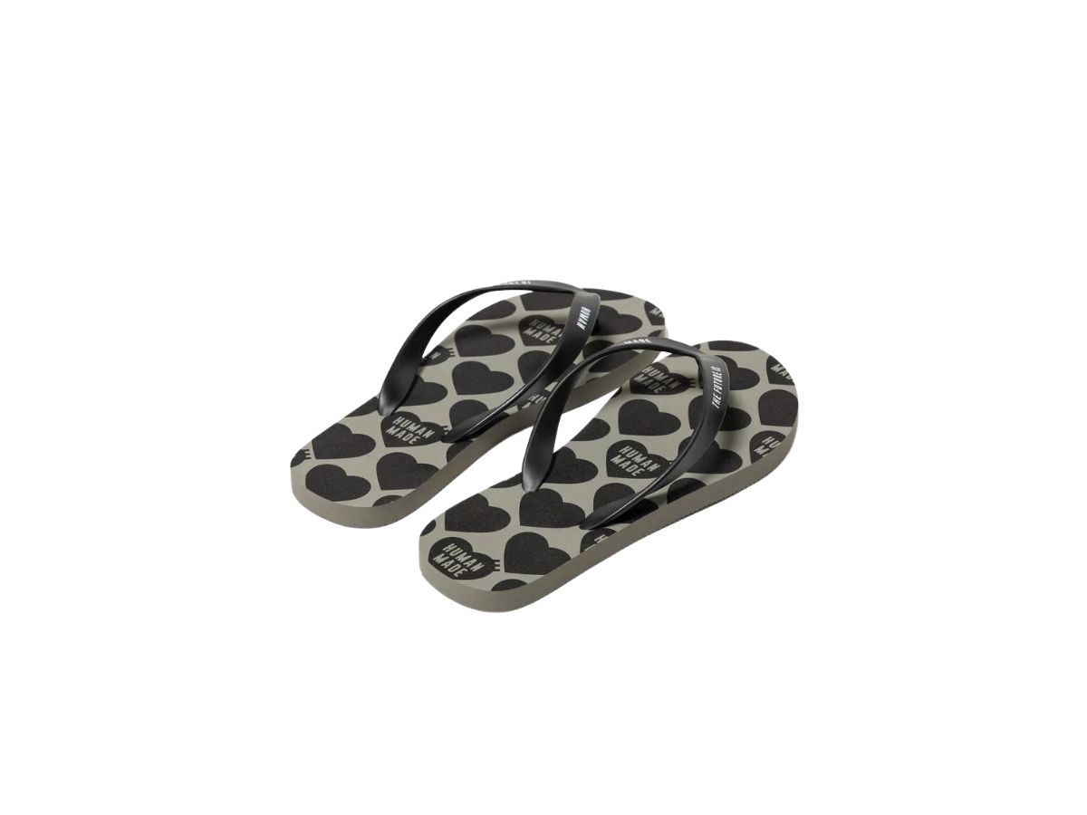 https://d2cva83hdk3bwc.cloudfront.net/human-made-beach-sandal-black-3.jpg