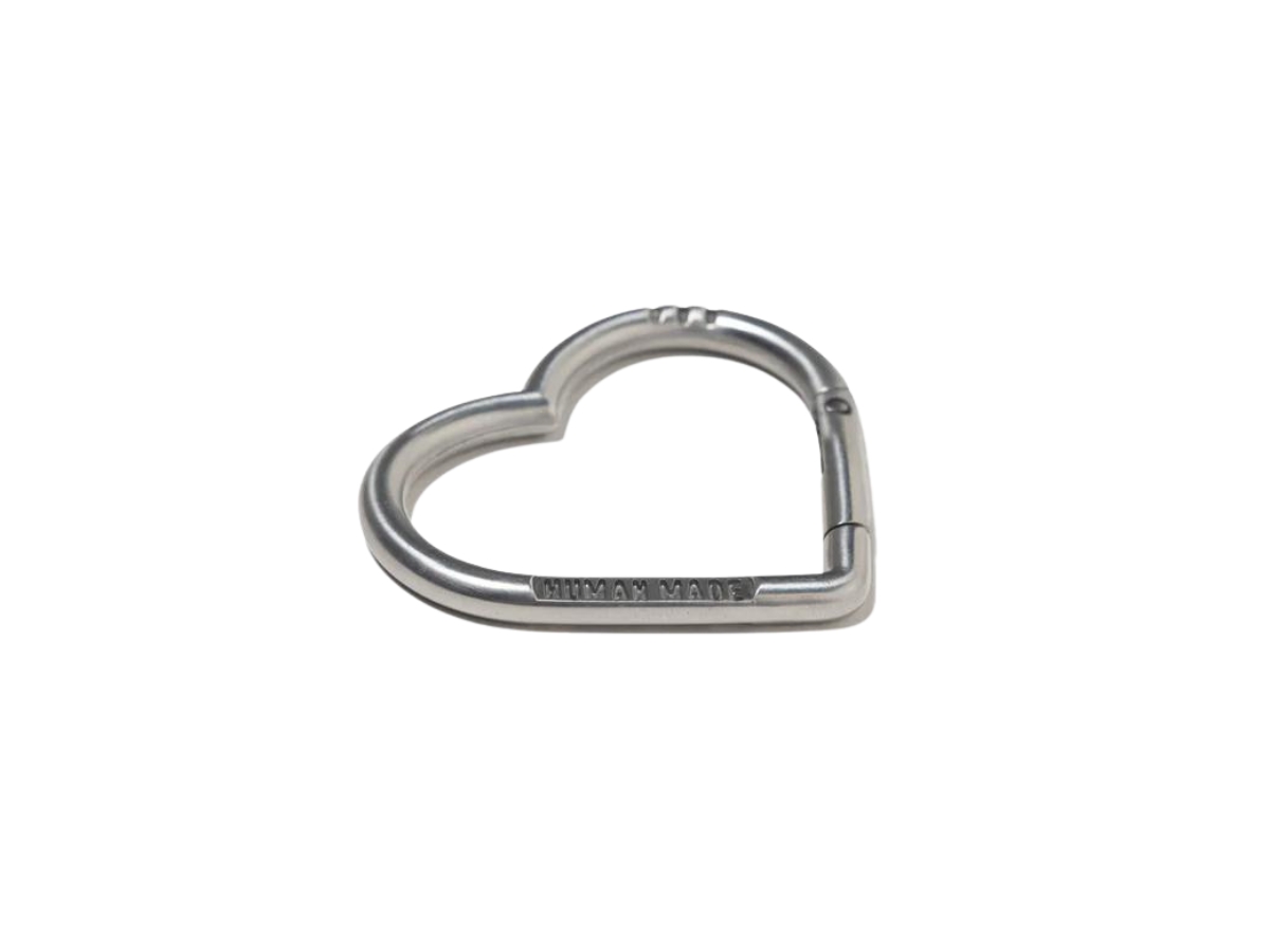 https://d2cva83hdk3bwc.cloudfront.net/human-made-heart-carabiner-in-aluminum-silver-fw24-2.jpg