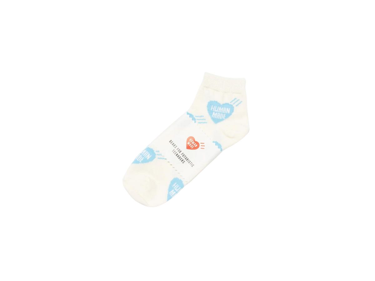 https://d2cva83hdk3bwc.cloudfront.net/human-made-heart-short-socks-blue-1.jpg