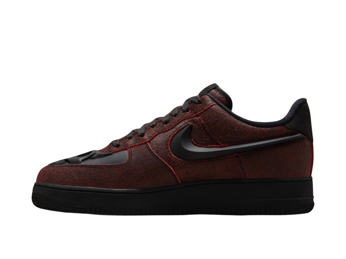 https://d2cva83hdk3bwc.cloudfront.net/hv2016-001-nike-air-force-1-low-halloween-crimson-black-2.jpg