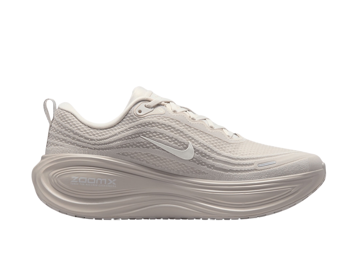 https://d2cva83hdk3bwc.cloudfront.net/hv8150-001-nike-vomero-plus-light-bone-light-iron-ore-metallic-silver-phantom-1.jpg