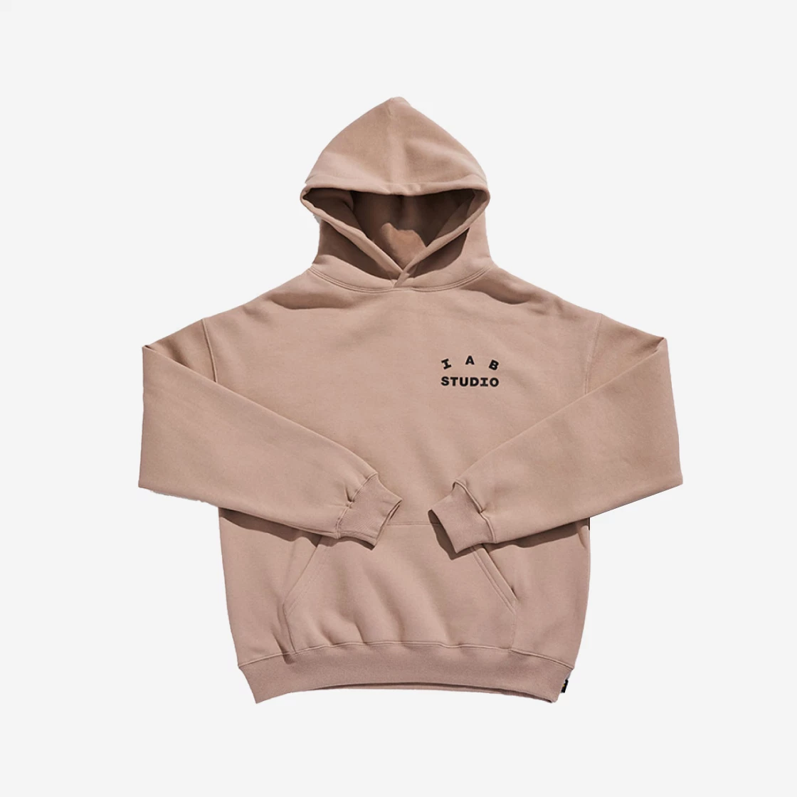 https://d2cva83hdk3bwc.cloudfront.net/iab-studio-hoodie-sand---19fw-2.jpg
