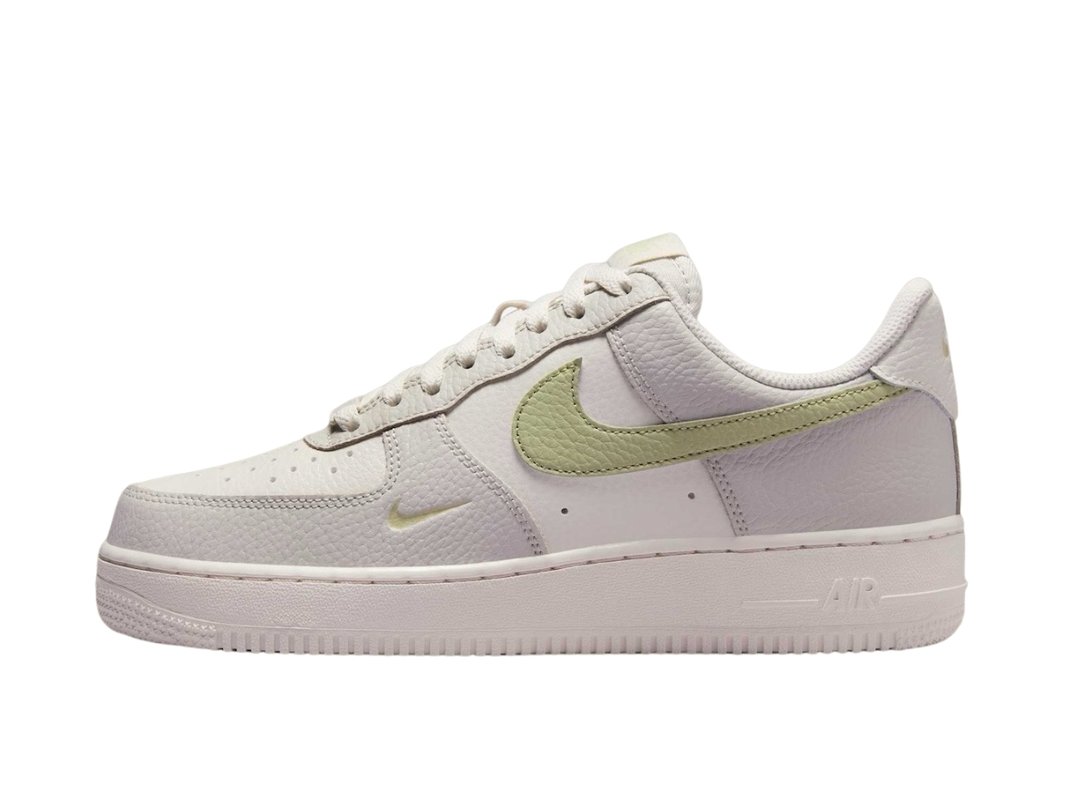 https://d2cva83hdk3bwc.cloudfront.net/ib3881-001-nike-air-force-1-low-olive-aura-2.jpg