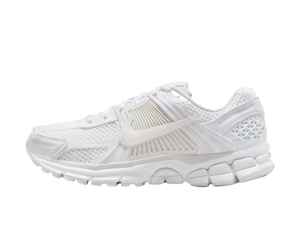 https://d2cva83hdk3bwc.cloudfront.net/ib4397-100-nike-zoom-vomero-5-triple-white-women-s-2.jpg