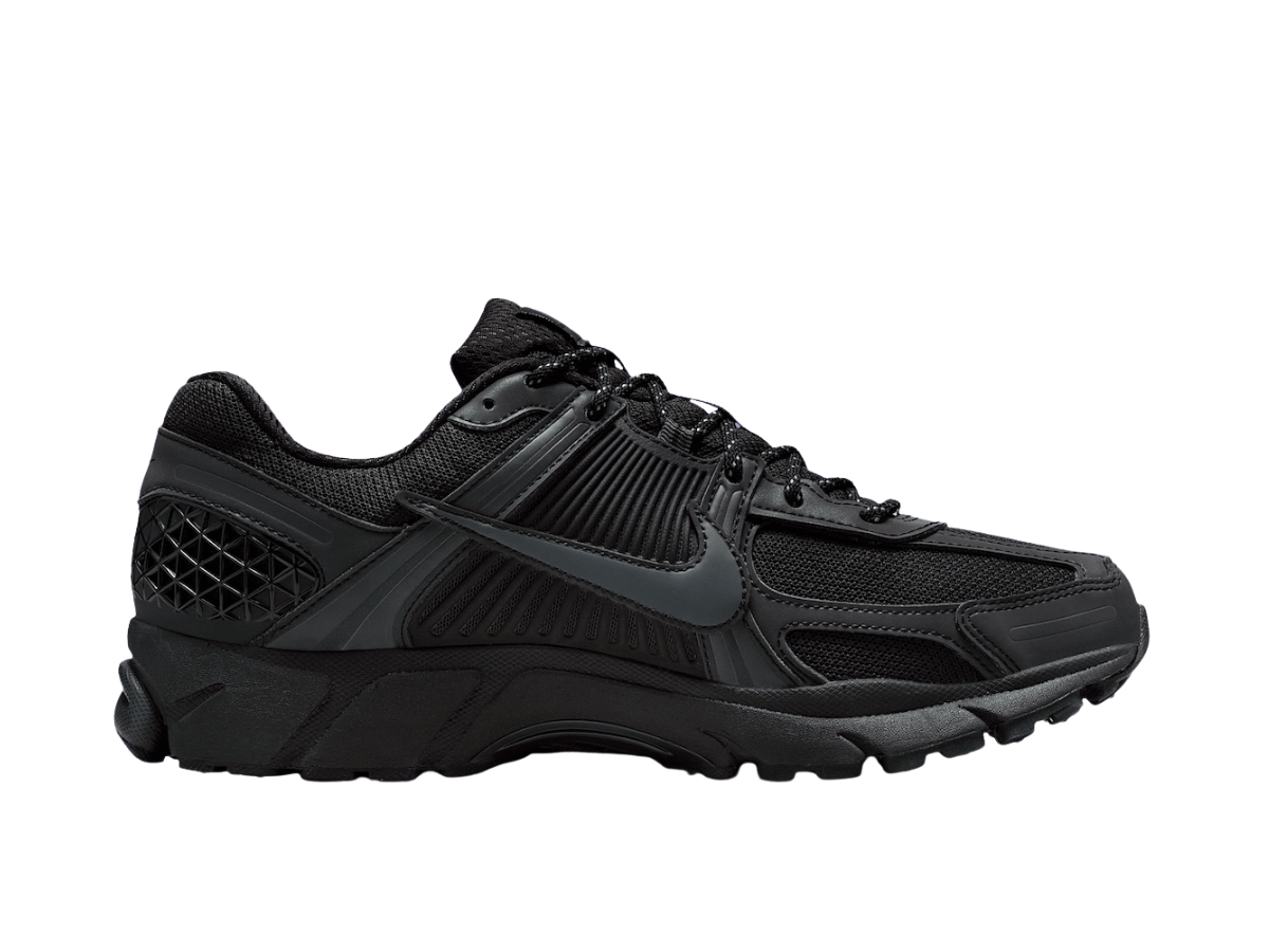 https://d2cva83hdk3bwc.cloudfront.net/im6597-001-nike-zoom-vomero-5-black-anthracite-light-lemon-twist-1.jpg