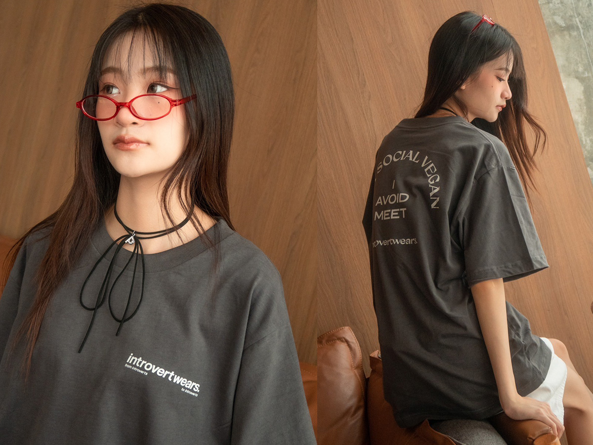https://d2cva83hdk3bwc.cloudfront.net/introvertwears_introvertwears-%7C-i-am-vegan-tee--dark-grey--3.jpg